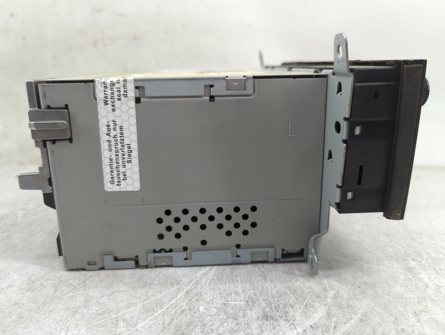 2010-2012 Audi A4 Radio AM FM Cd Player Receiver Replacement P/N:8T1035186R CQ-JA1962G Fits OEM Used Auto Parts - Oemusedaut