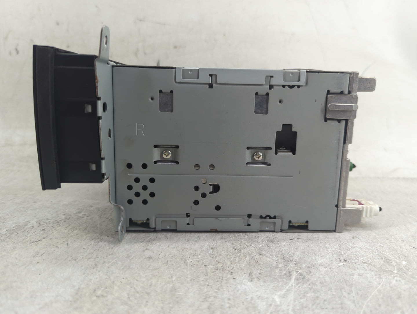 2010-2012 Audi A4 Radio AM FM Cd Player Receiver Replacement P/N:8T1035186R CQ-JA1962G Fits OEM Used Auto Parts - Oemusedaut