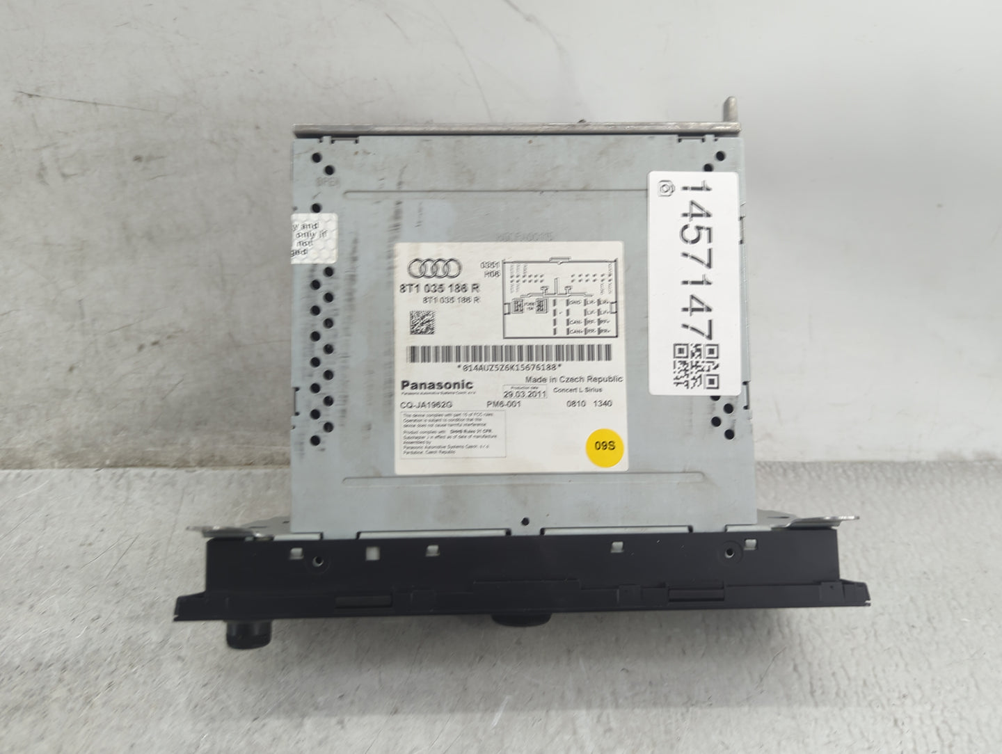 2010-2012 Audi A4 Radio AM FM Cd Player Receiver Replacement P/N:8T1035186R CQ-JA1962G Fits OEM Used Auto Parts - Oemusedaut