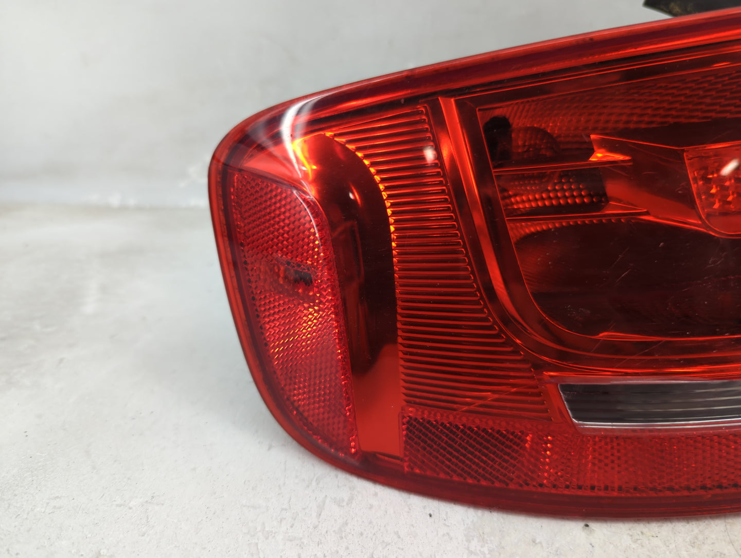 2009-2012 Audi A4 Tail Light Assembly Driver Left OEM P/N:8K5 945 095 E Fits Fits 2009 2010 2011 2012 OEM Used Auto Parts - 