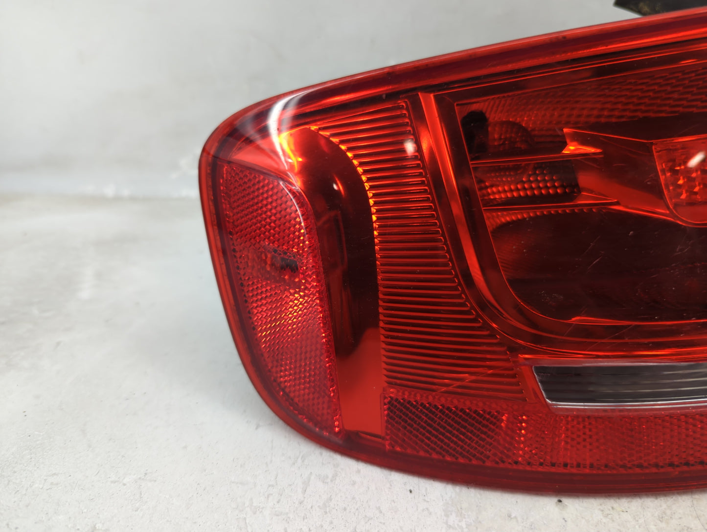 2009-2012 Audi A4 Tail Light Assembly Driver Left OEM P/N:8K5 945 095 E Fits Fits 2009 2010 2011 2012 OEM Used Auto Parts - 
