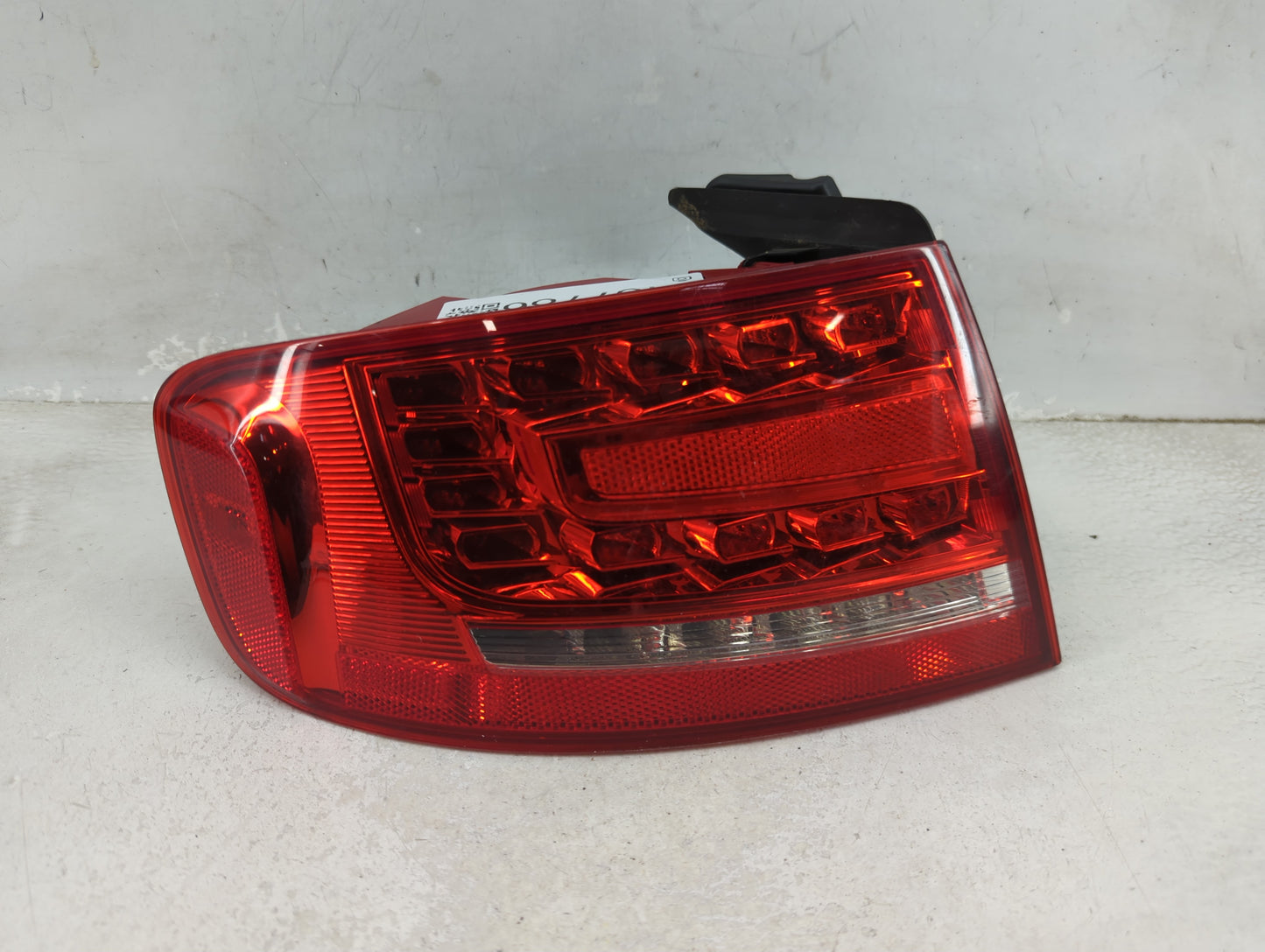 2010-2012 Audi A4 Tail Light Assembly Driver Left OEM P/N:SM043TLPL316 Fits Fits 2010 2011 2012 OEM Used Auto Parts - Oemuse