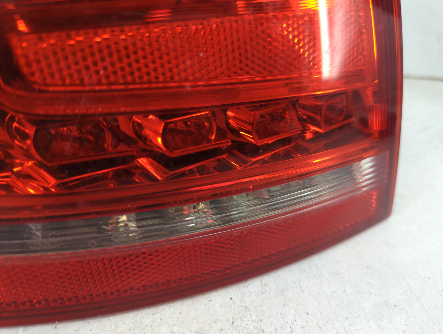 2010-2012 Audi A4 Tail Light Assembly Driver Left OEM P/N:SM043TLPL316 Fits Fits 2010 2011 2012 OEM Used Auto Parts - Oemuse