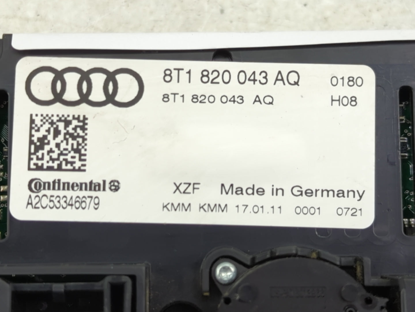 2009-2012 Audi A4 Climate Control Module Temperature AC/Heater Replacement P/N:8T1 820 043 AQ Fits OEM Used Auto Parts - Oem