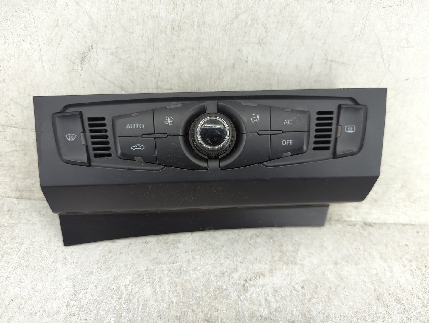 2009-2012 Audi A4 Climate Control Module Temperature AC/Heater Replacement P/N:8T1 820 043 AR 8T1 820 043 AM Fits OEM Used A
