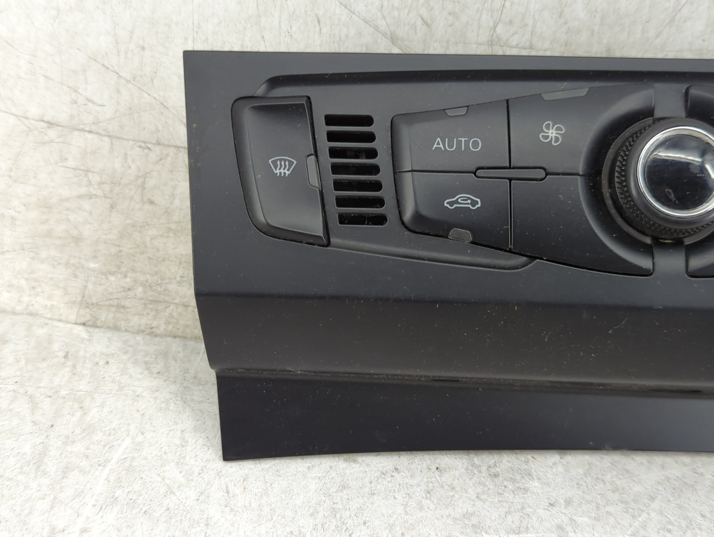2009-2012 Audi A4 Climate Control Module Temperature AC/Heater Replacement P/N:8T1 820 043 AR 8T1 820 043 AM Fits OEM Used A