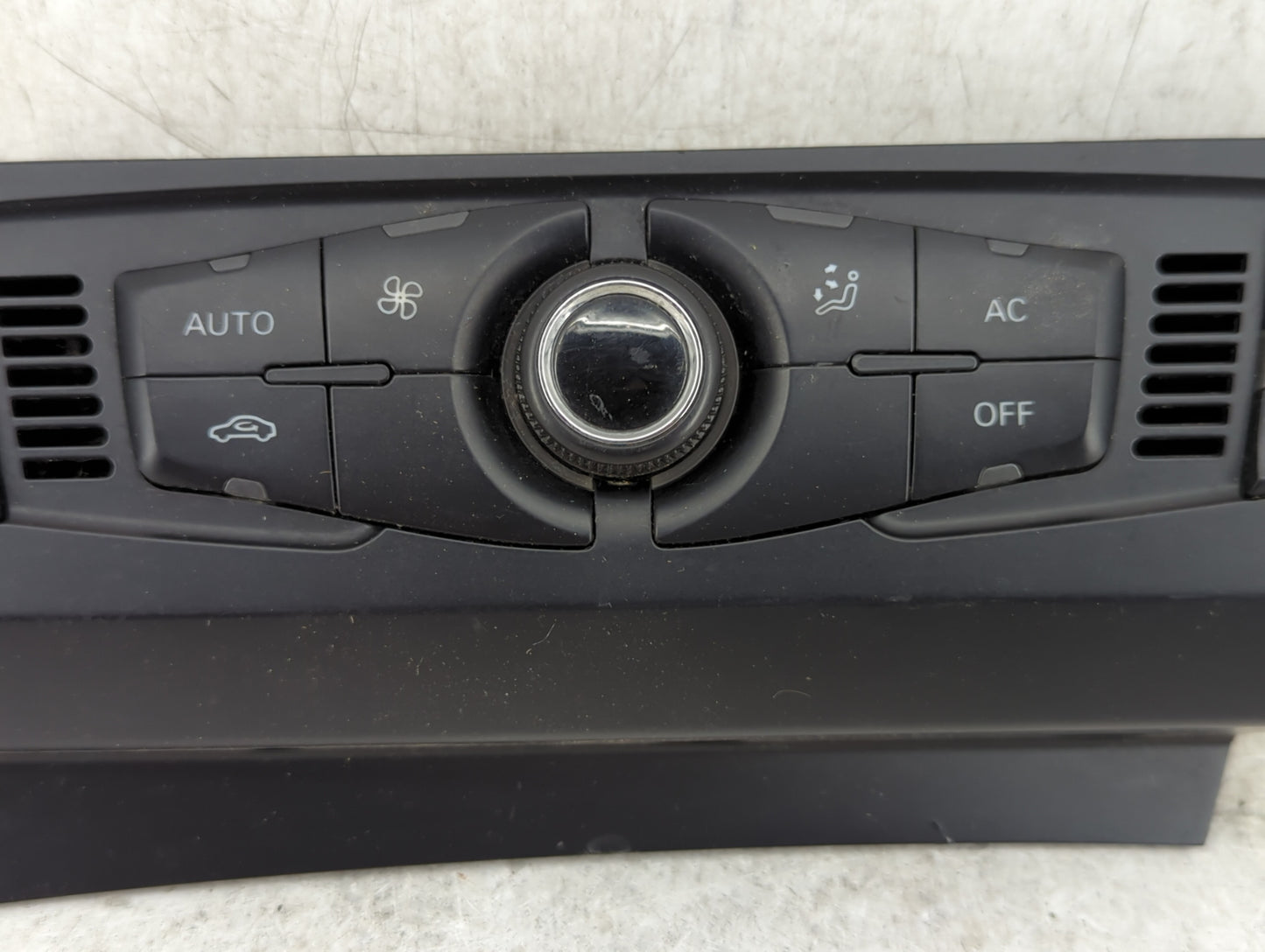 2009-2012 Audi A4 Climate Control Module Temperature AC/Heater Replacement P/N:8T1 820 043 AR 8T1 820 043 AM Fits OEM Used A