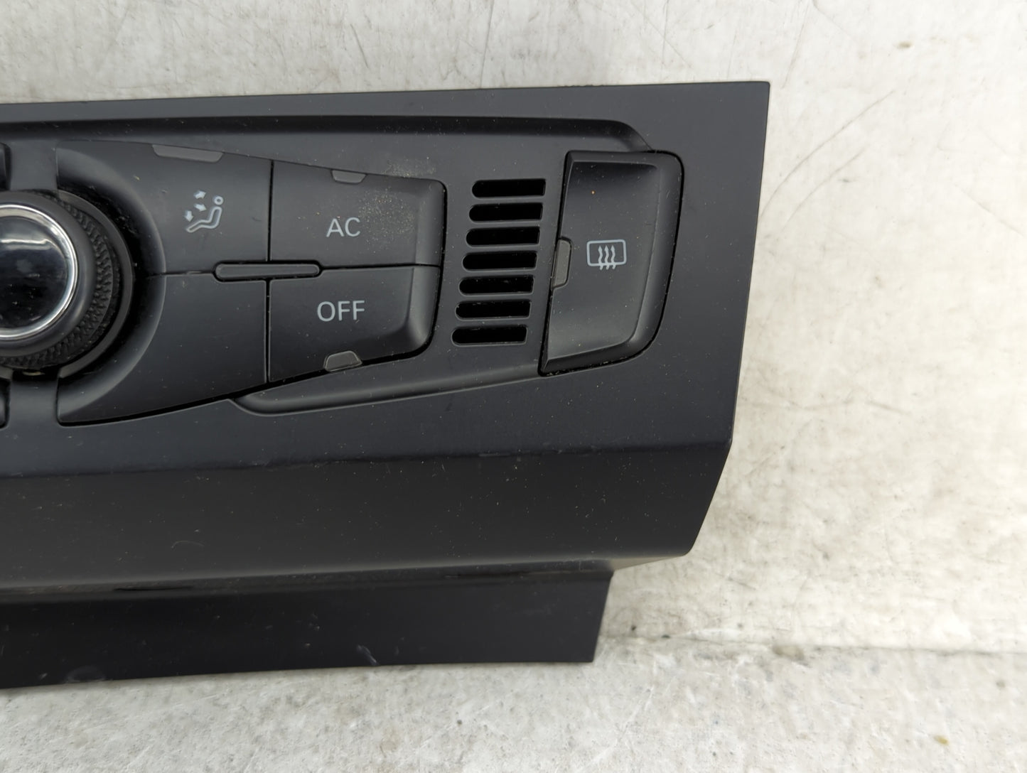 2009-2012 Audi A4 Climate Control Module Temperature AC/Heater Replacement P/N:8T1 820 043 AR 8T1 820 043 AM Fits OEM Used A