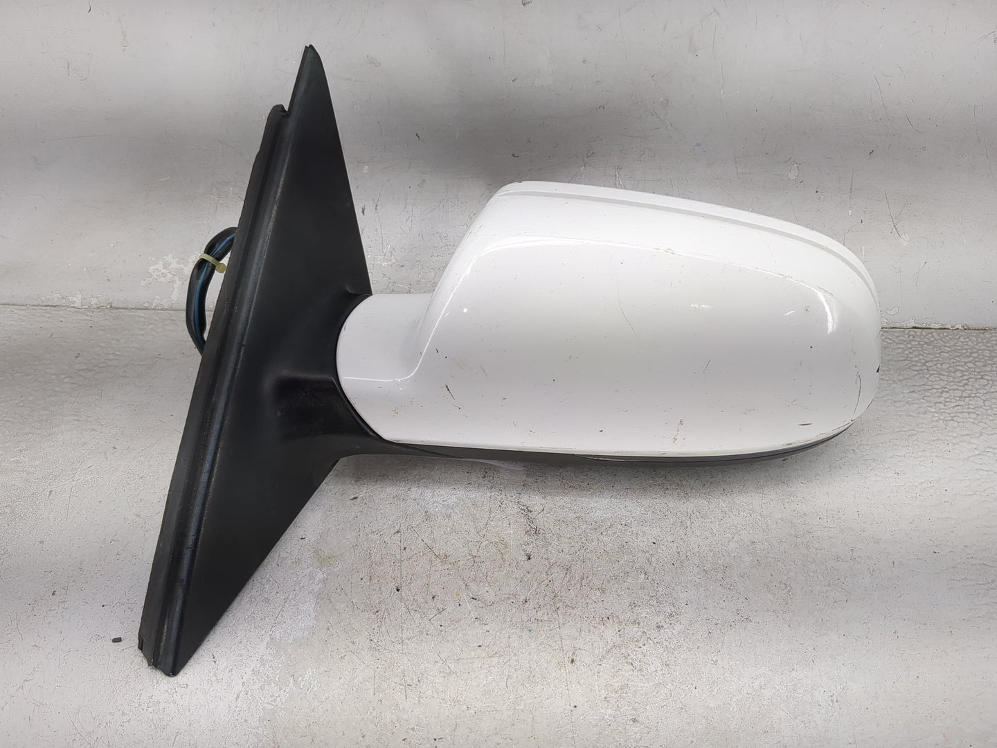 2010-2016 Audi A4 Driver Side View Mirror - Left Door Mirror OEM Used - Oemusedautoparts1.com