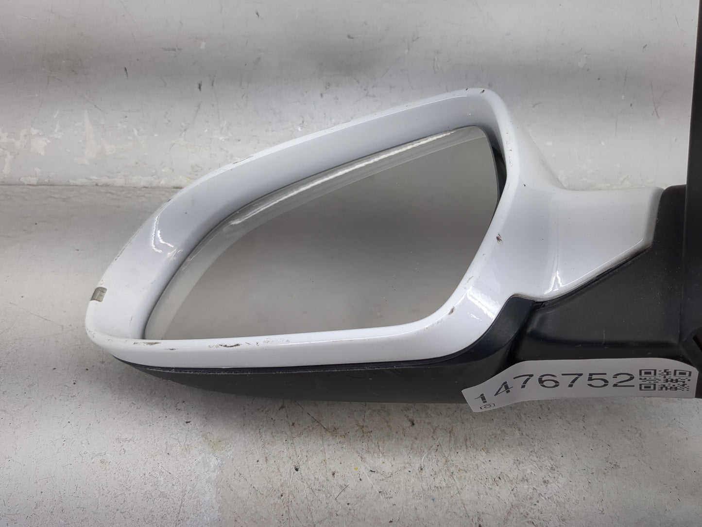 2010-2016 Audi A4 Driver Side View Mirror - Left Door Mirror OEM Used - Oemusedautoparts1.com