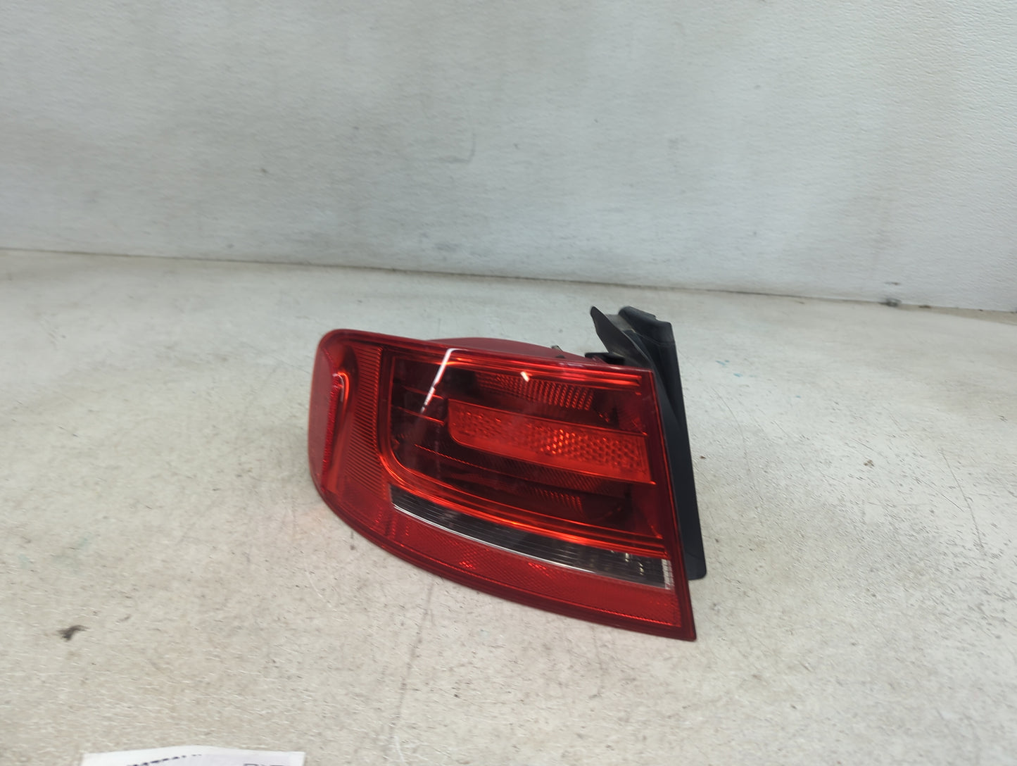 2009-2012 Audi A4 Tail Light Assembly Driver Left OEM P/N:8K5945095E Fits Fits 2009 2010 2011 2012 OEM Used Auto Parts - Oem