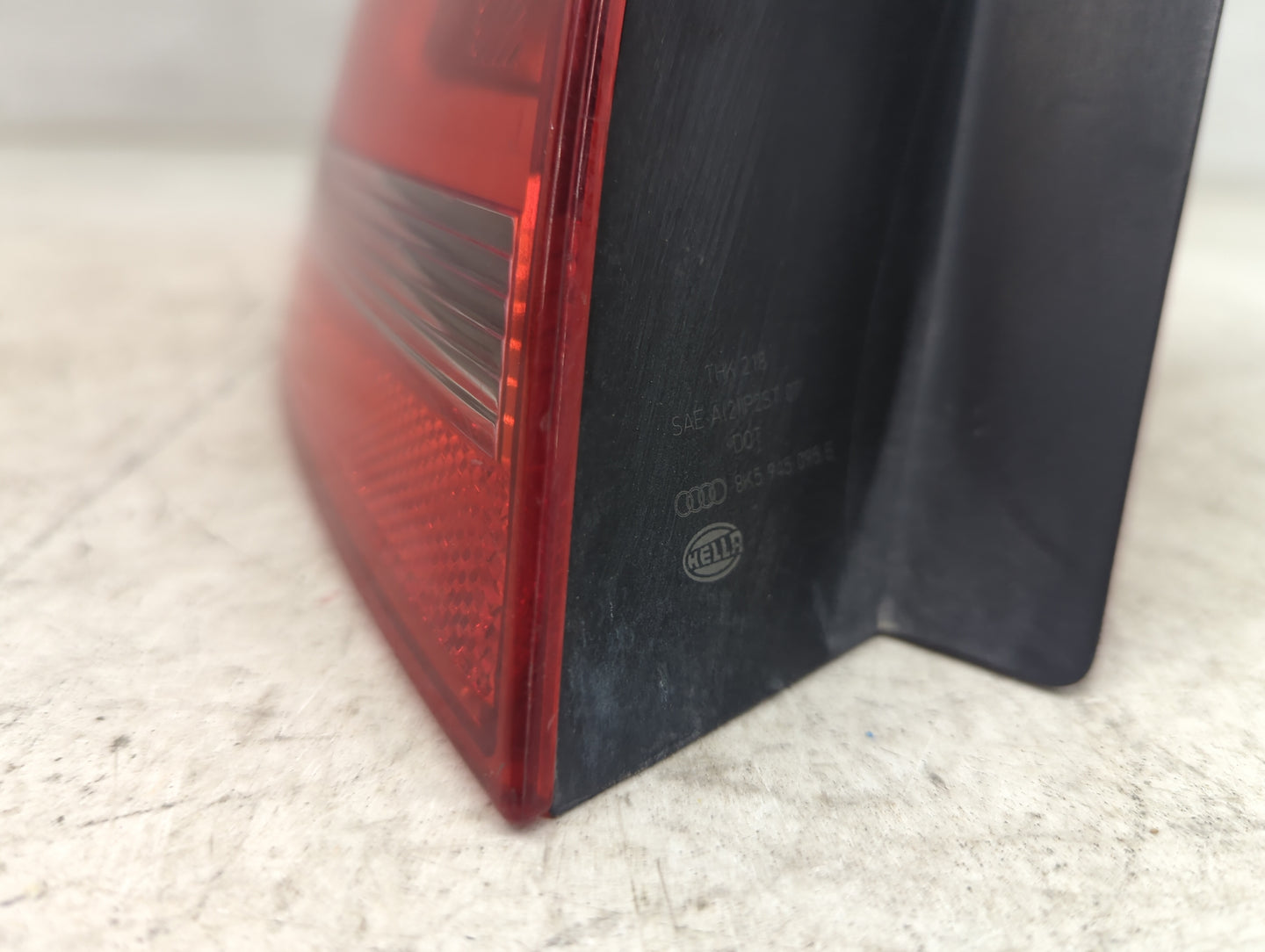 2009-2012 Audi A4 Tail Light Assembly Driver Left OEM P/N:8K5945095E Fits Fits 2009 2010 2011 2012 OEM Used Auto Parts - Oem