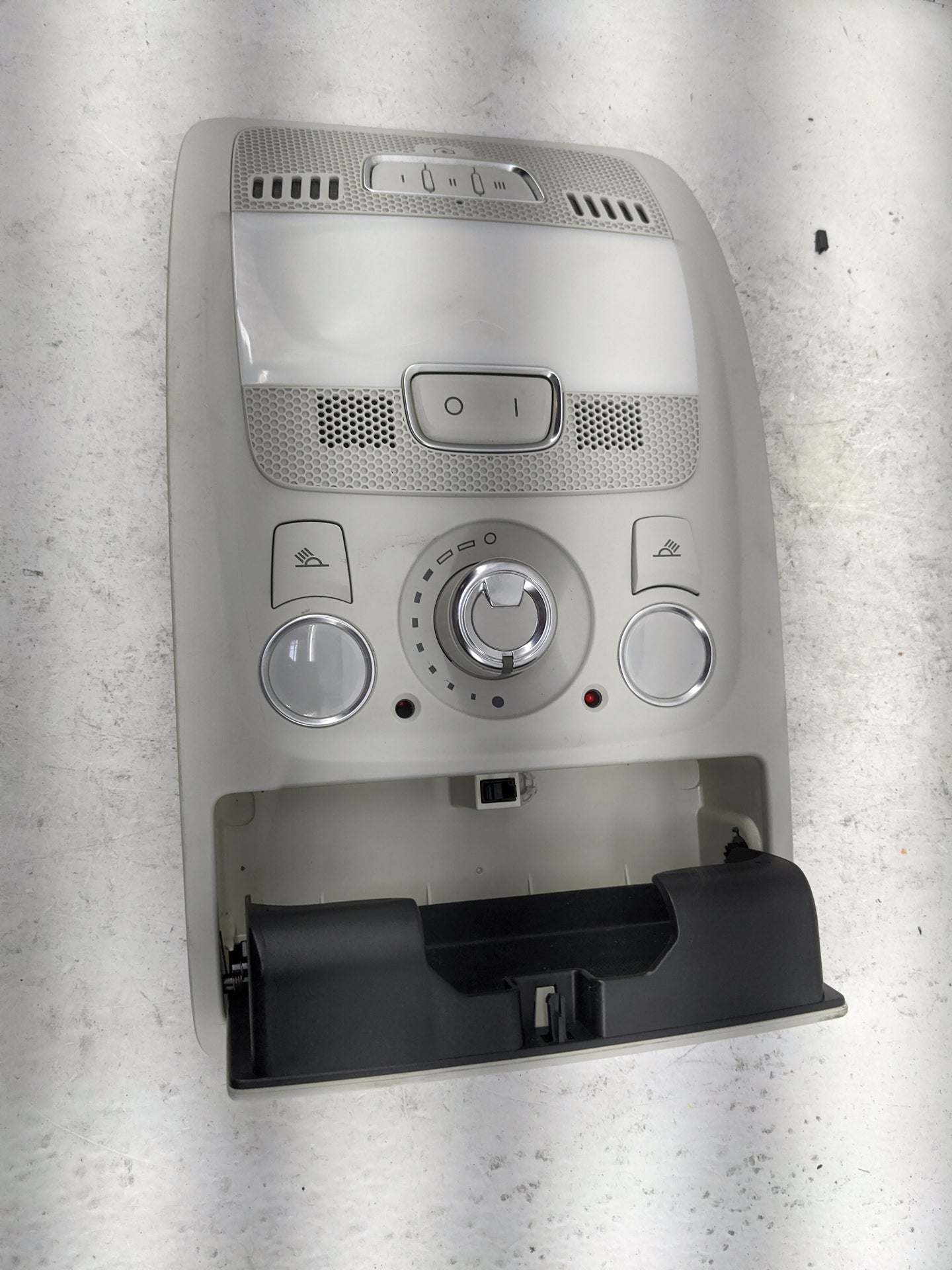 2009-2016 Audi A4 Overhead Roof Console Beige 1483062 - Oemusedautoparts1.com