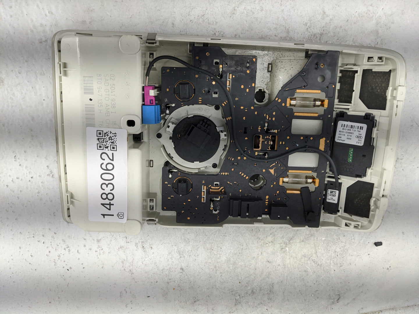 2009-2016 Audi A4 Overhead Roof Console Beige 1483062 - Oemusedautoparts1.com