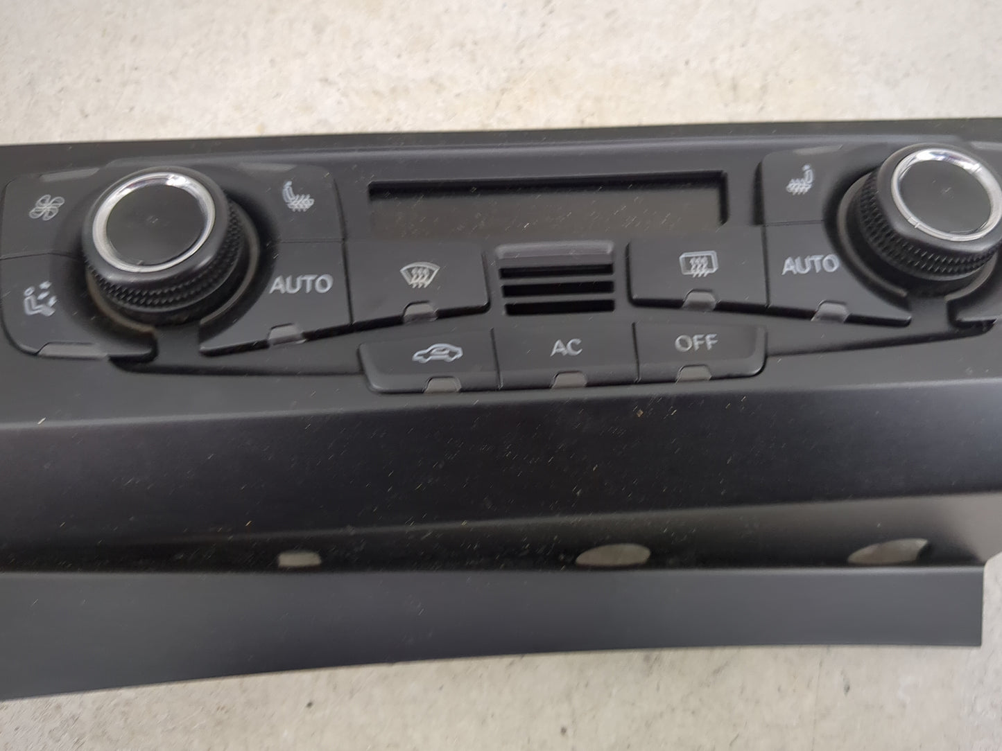 2009-2012 Audi A4 Climate Control Module Temperature AC/Heater Replacement P/N:8T1820043 A2C53346679 Fits OEM Used Auto Part
