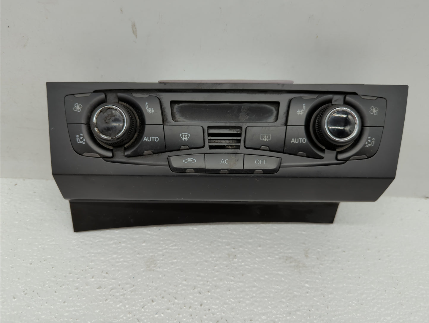 2009-2012 Audi A4 Climate Control Module Temperature AC/Heater Replacement P/N:8T1 820 043 AK 8T1 820 043 AL Fits OEM Used A