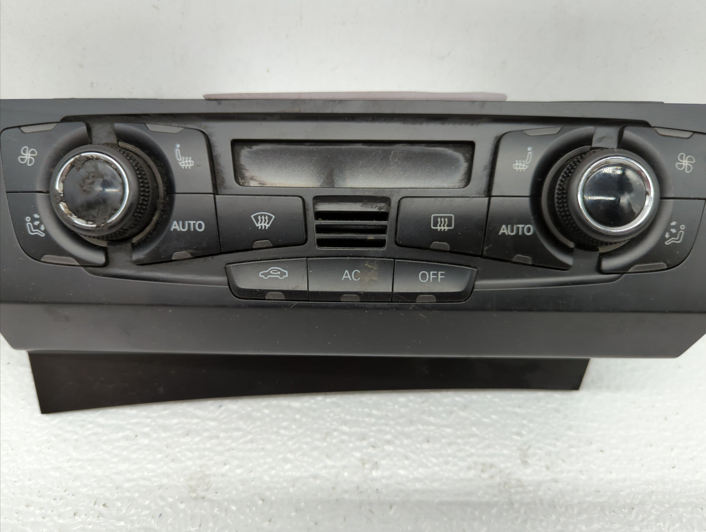 2009-2012 Audi A4 Climate Control Module Temperature AC/Heater Replacement P/N:8T1 820 043 AK 8T1 820 043 AL Fits OEM Used A