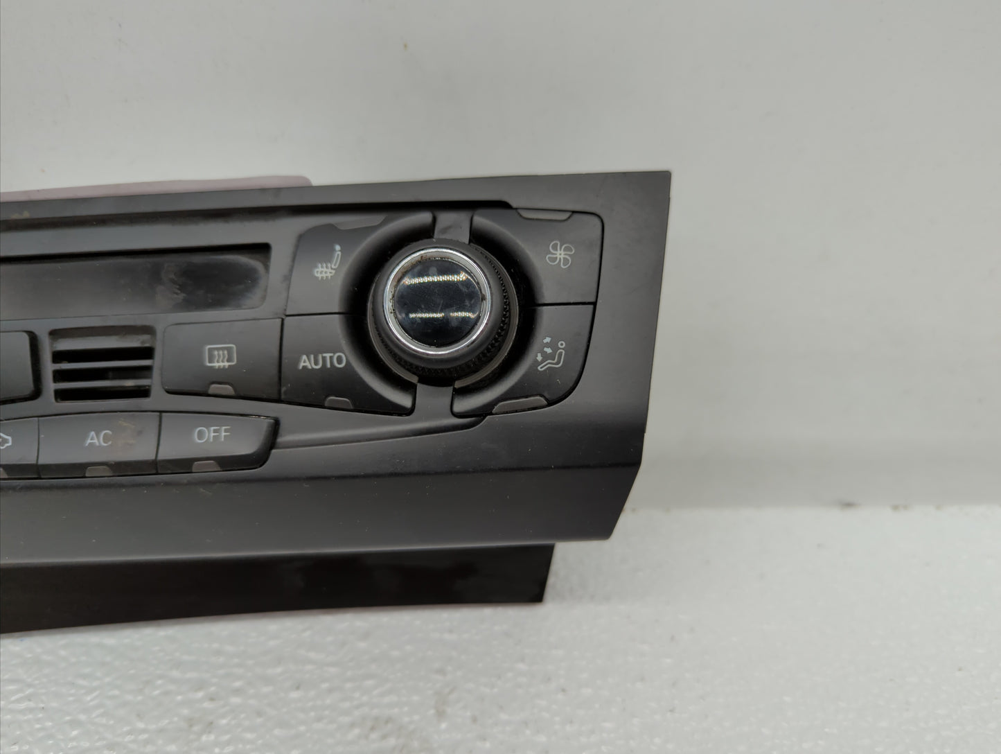 2009-2012 Audi A4 Climate Control Module Temperature AC/Heater Replacement P/N:8T1 820 043 AK 8T1 820 043 AL Fits OEM Used A