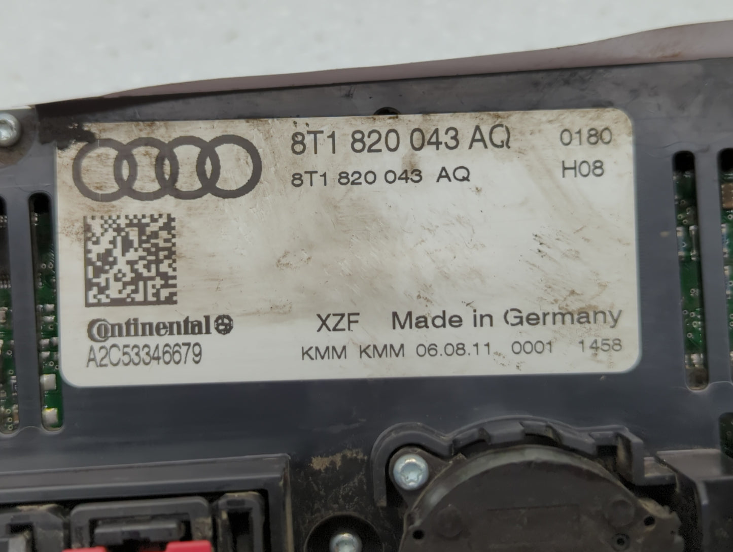 2009-2012 Audi A4 Climate Control Module Temperature AC/Heater Replacement P/N:8T1 820 043 AK 8T1 820 043 AL Fits OEM Used A