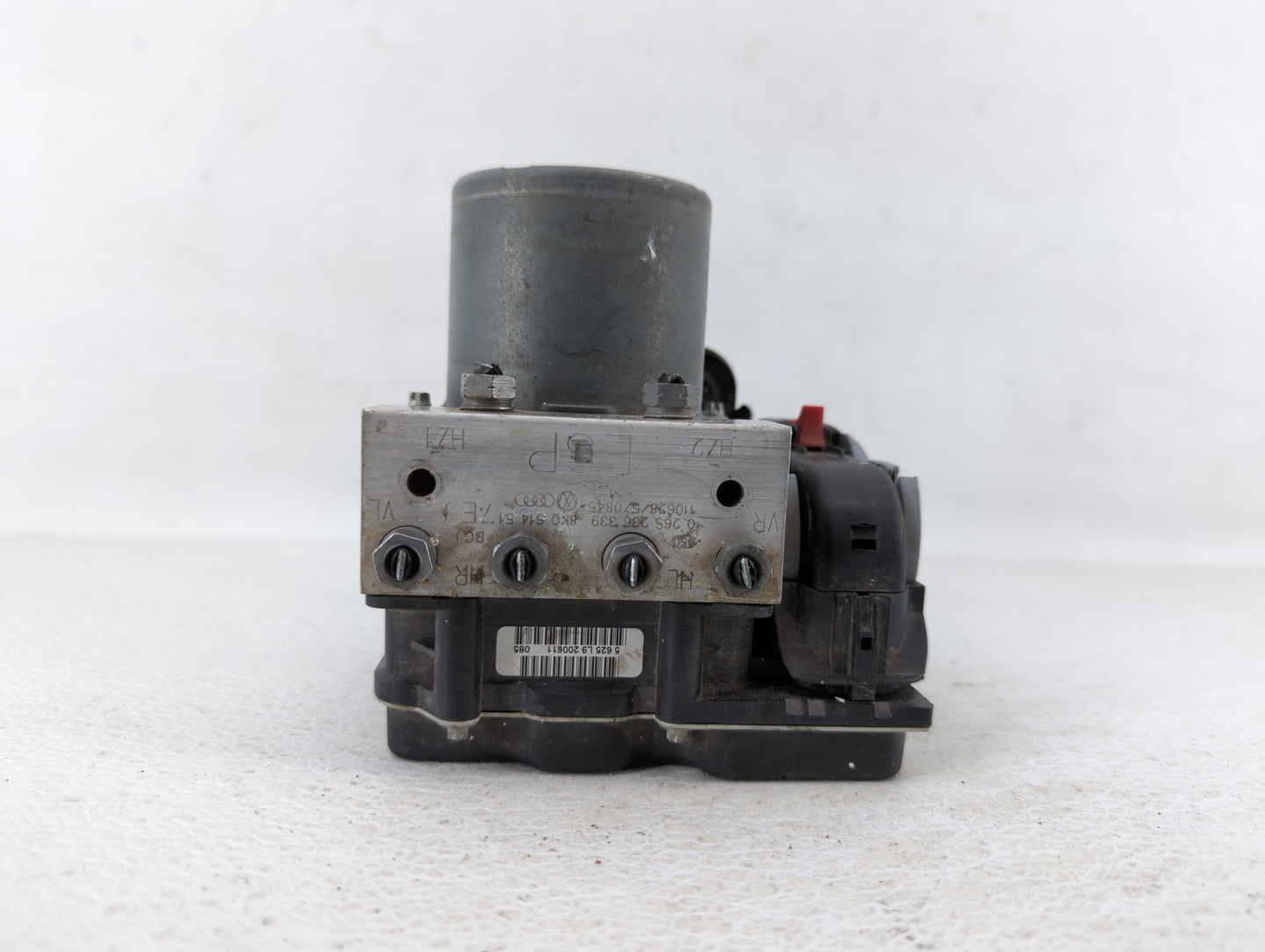 2011-2012 Audi A4 ABS Pump Control Module Replacement P/N:8K0 614 517 EJ Fits Fits 2011 2012 OEM Used Auto Parts - Oemusedau