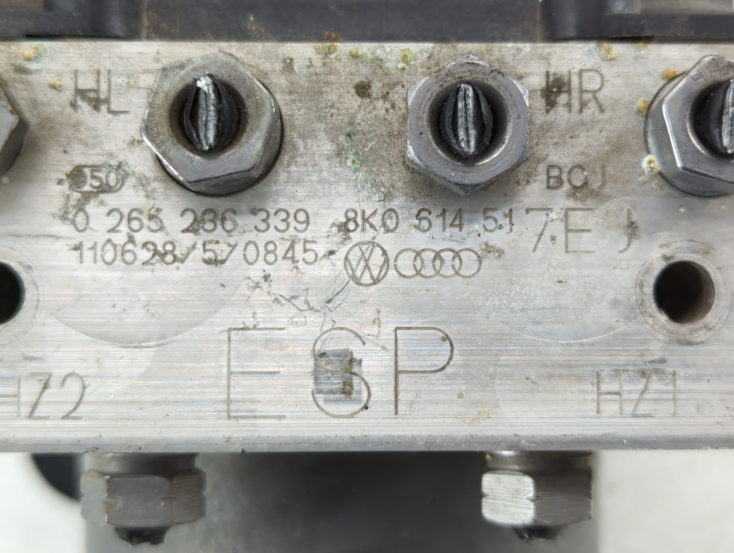 2011-2012 Audi A4 ABS Pump Control Module Replacement P/N:8K0 614 517 EJ Fits Fits 2011 2012 OEM Used Auto Parts - Oemusedau