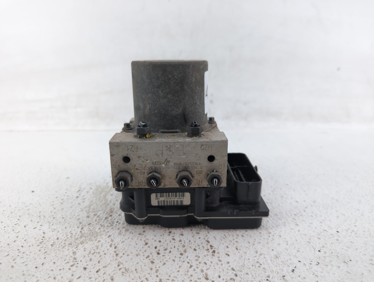 2011-2012 Audi A4 ABS Pump Control Module Replacement P/N:8K0 614 517 EJ Fits Fits 2011 2012 OEM Used Auto Parts - Oemusedau