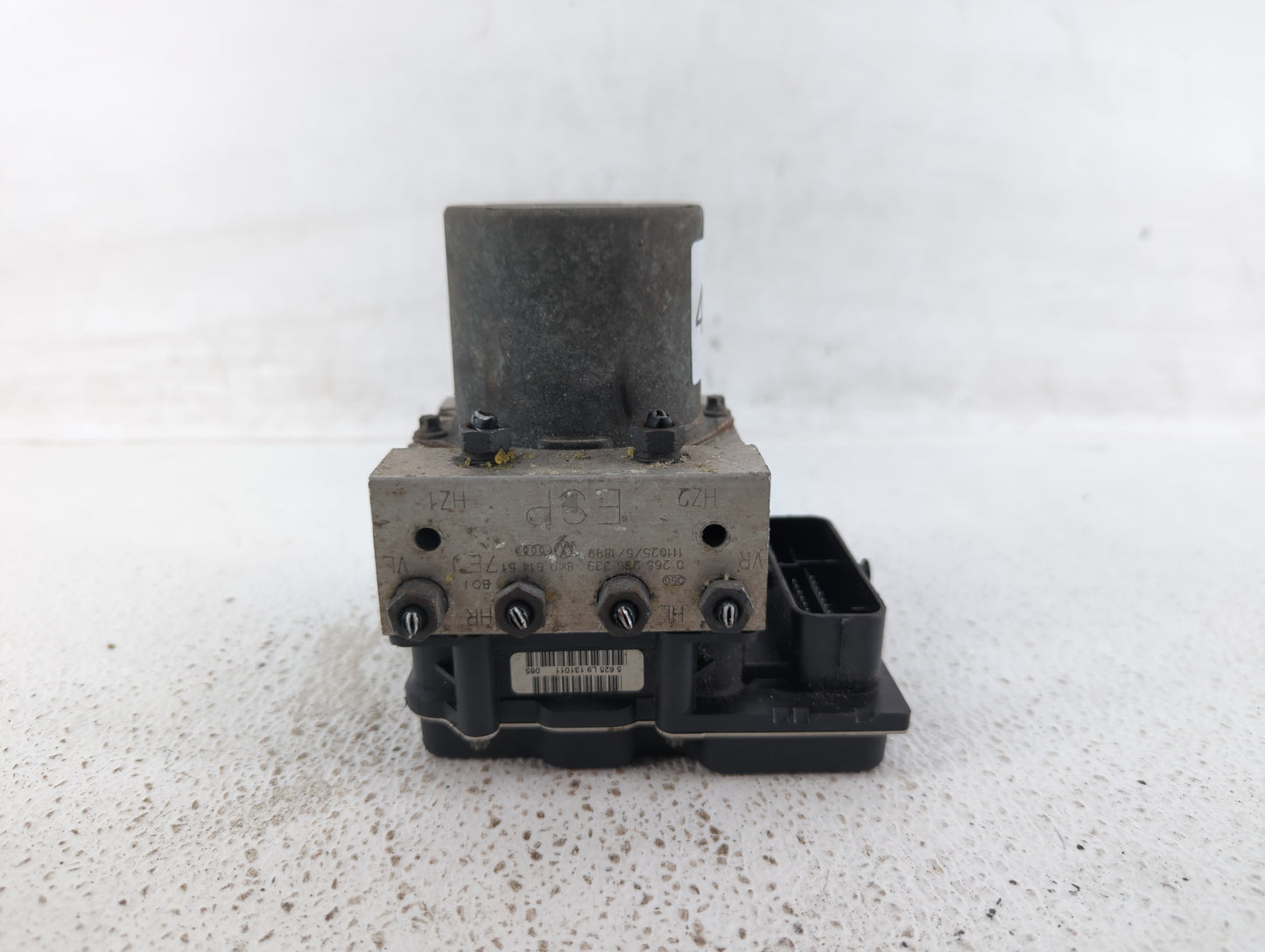 2011-2012 Audi A4 ABS Pump Control Module Replacement P/N:8K0 614 517 EJ Fits Fits 2011 2012 OEM Used Auto Parts - Oemusedau