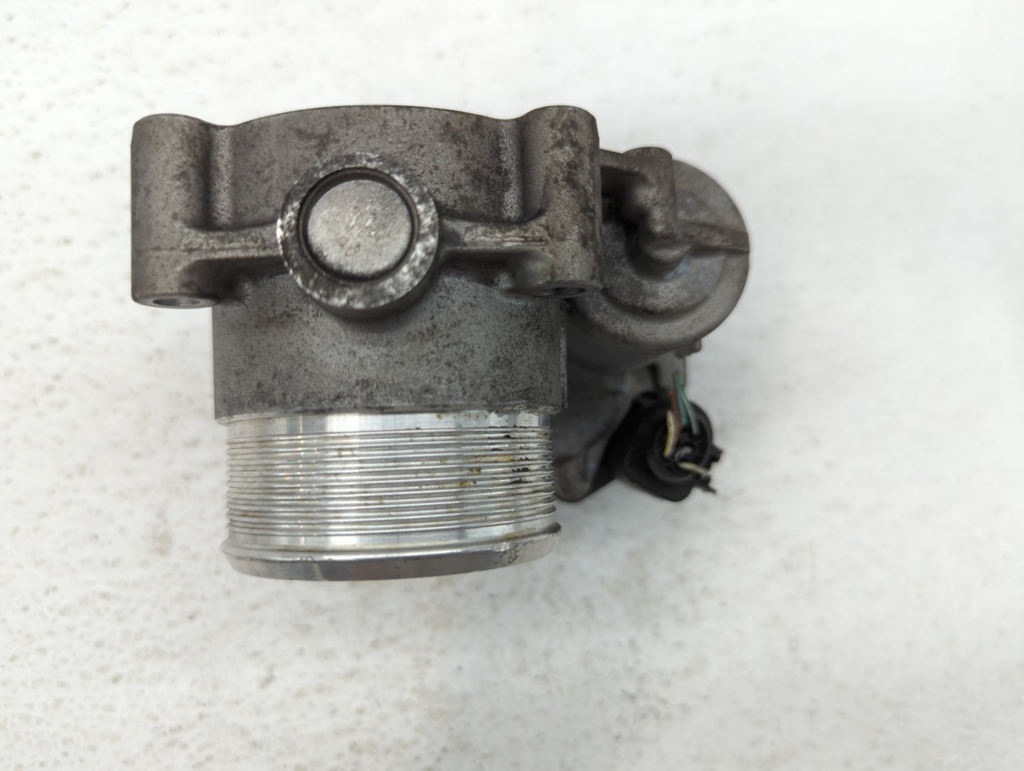 2005-2016 Audi A4 Throttle Body P/N:06F 133 062 Q 06F 133 062 J Fits OEM Used Auto Parts - Oemusedautoparts1.com