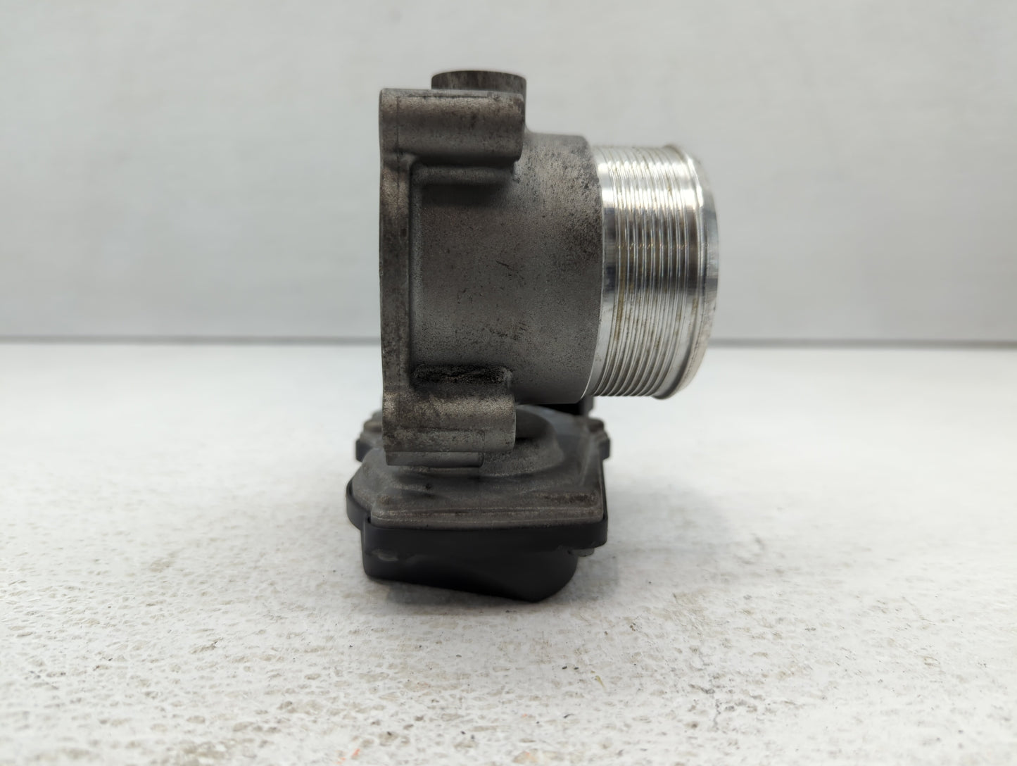 2005-2016 Audi A4 Throttle Body P/N:06F 133 062 Q 06F 133 062 J Fits OEM Used Auto Parts - Oemusedautoparts1.com