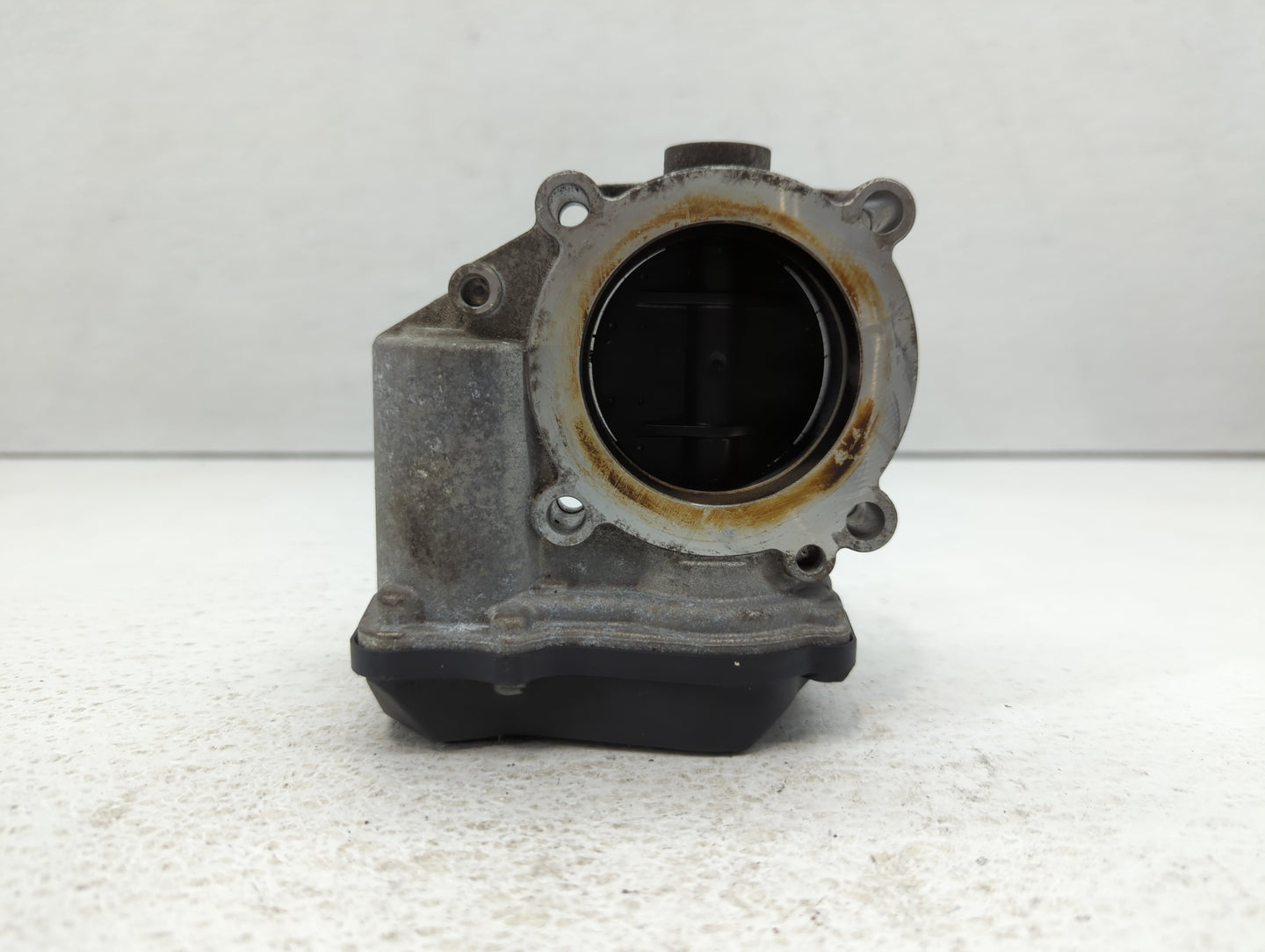 2005-2016 Audi A4 Throttle Body P/N:06F 133 062 Q 06F 133 062 J Fits OEM Used Auto Parts - Oemusedautoparts1.com