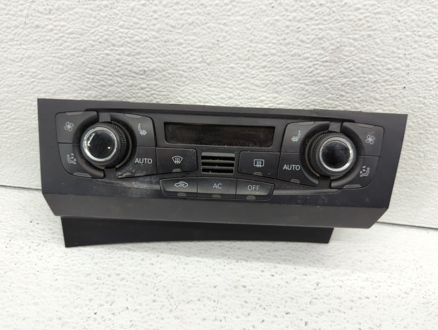 2009-2012 Audi A4 Climate Control Module Temperature AC/Heater Replacement P/N:8T1 820 043 AQ Fits OEM Used Auto Parts - Oem