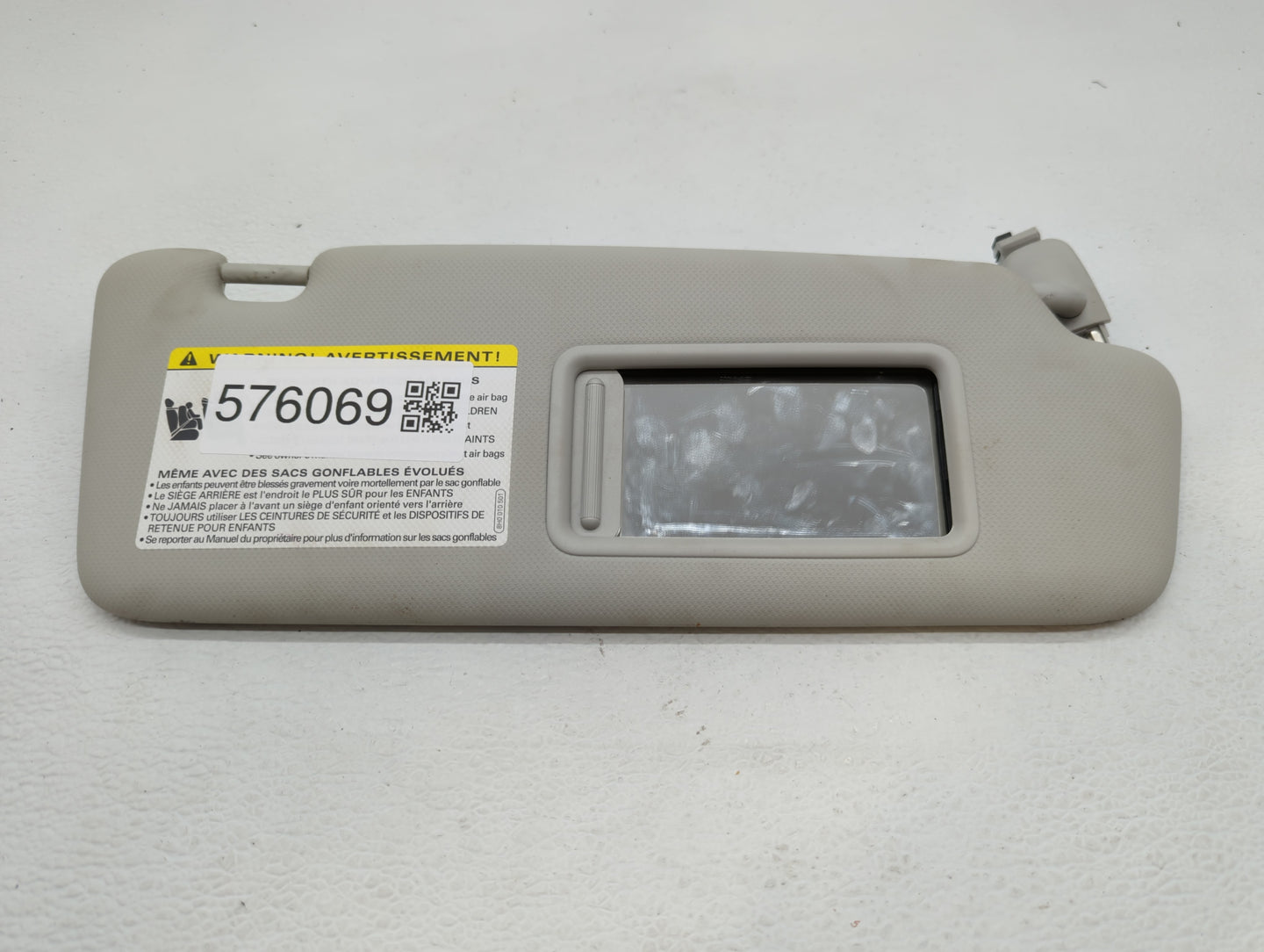 2009-2012 Audi A4 Sun Visor Shade Replacement Passenger Right Mirror Fits Fits 2009 2010 2011 2012 OEM Used Auto Parts - Oem