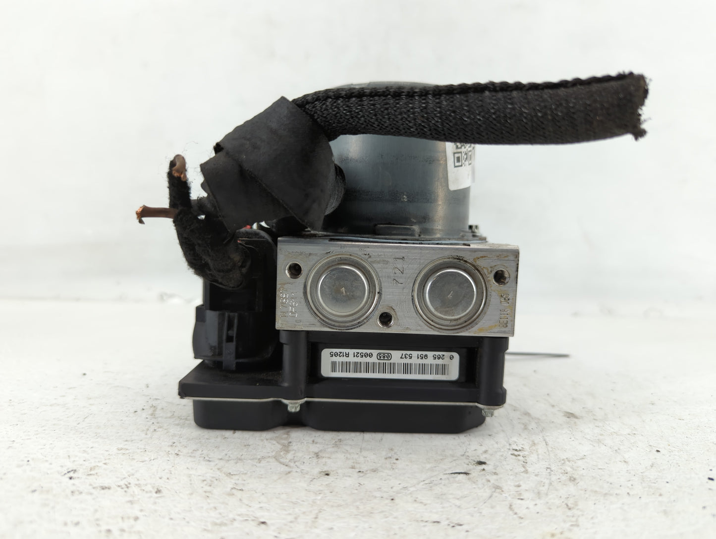2011-2012 Audi A4 ABS Pump Control Module Replacement P/N:8K0 614 517 EH Fits Fits 2011 2012 OEM Used Auto Parts - Oemusedau
