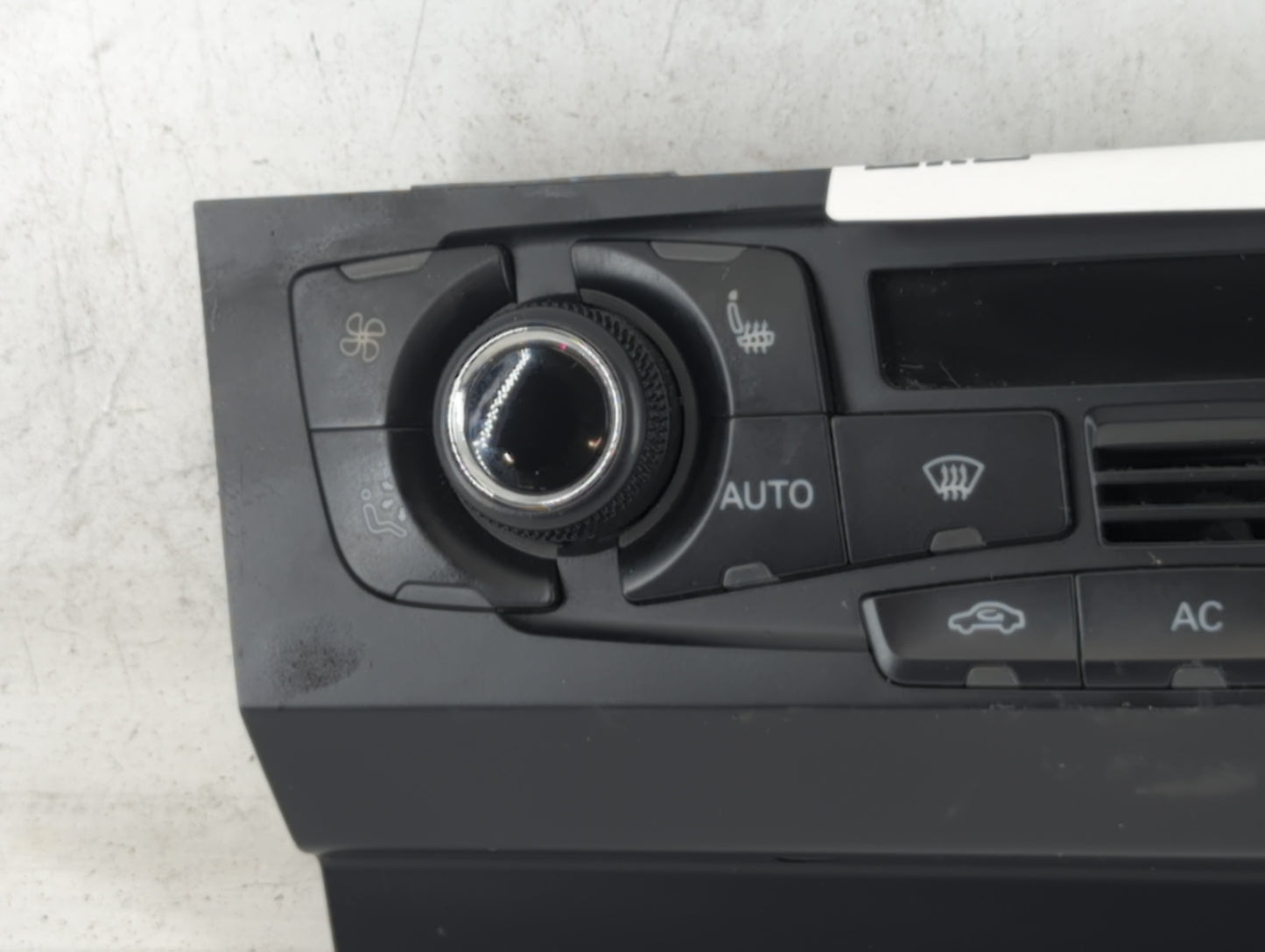 2009-2012 Audi A4 Climate Control Module Temperature AC/Heater Replacement P/N:8T1 820 043 AQ Fits OEM Used Auto Parts - Oem