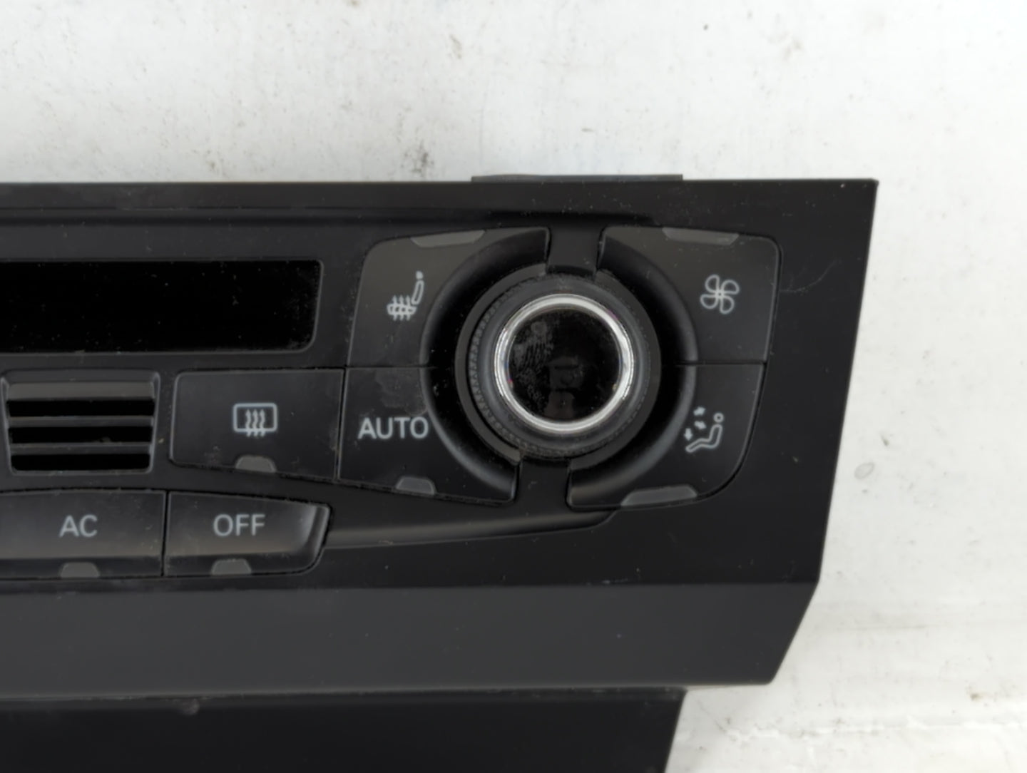 2009-2012 Audi A4 Climate Control Module Temperature AC/Heater Replacement P/N:8T1 820 043 AQ Fits OEM Used Auto Parts - Oem