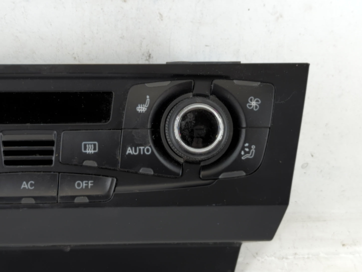 2009-2012 Audi A4 Climate Control Module Temperature AC/Heater Replacement P/N:8T1 820 043 AQ Fits OEM Used Auto Parts - Oem