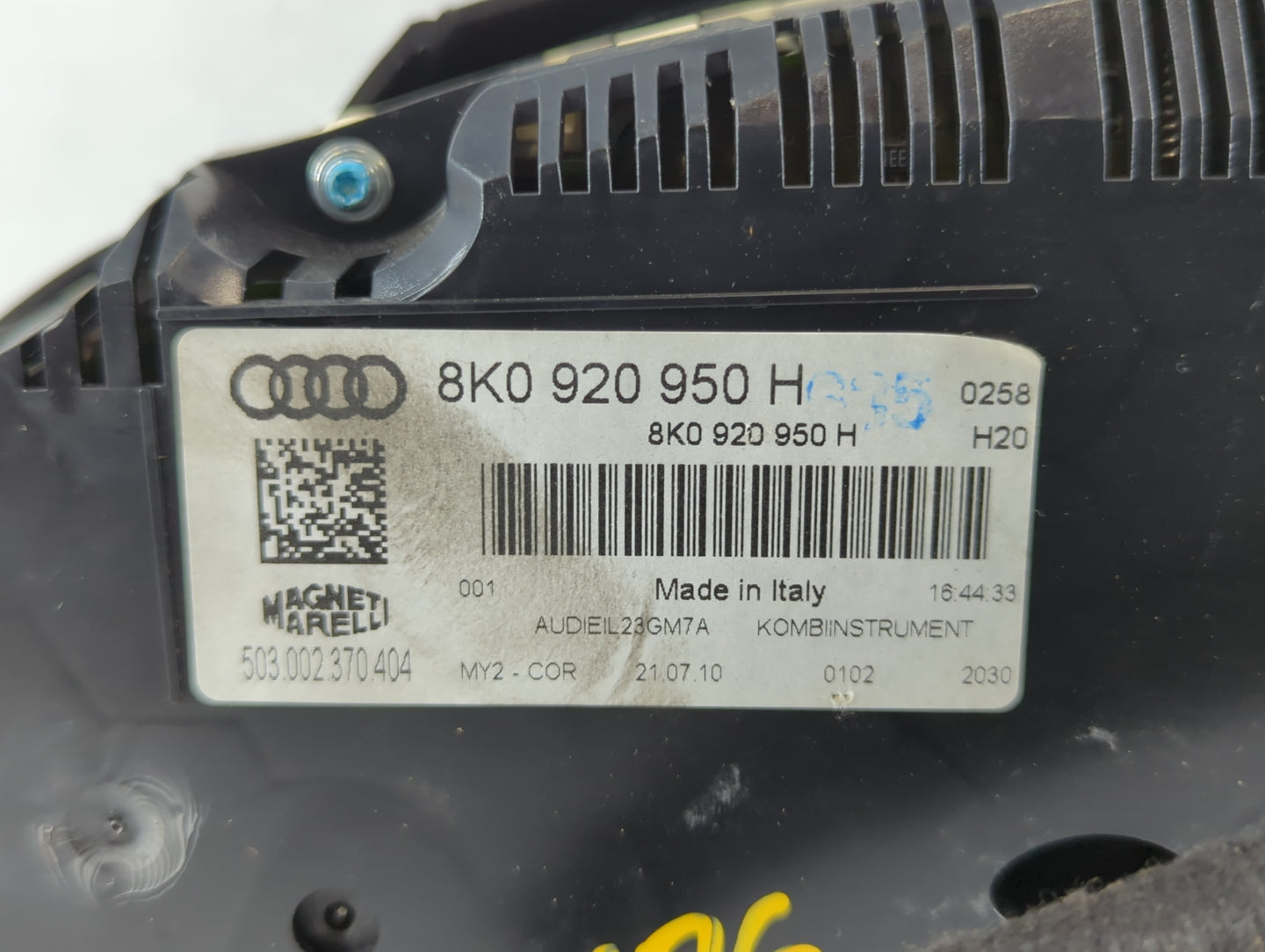 2010-2012 Audi A4 Instrument Cluster Speedometer Gauges P/N:8K0 920 950 H Fits Fits 2010 2011 2012 OEM Used Auto Parts - Oem