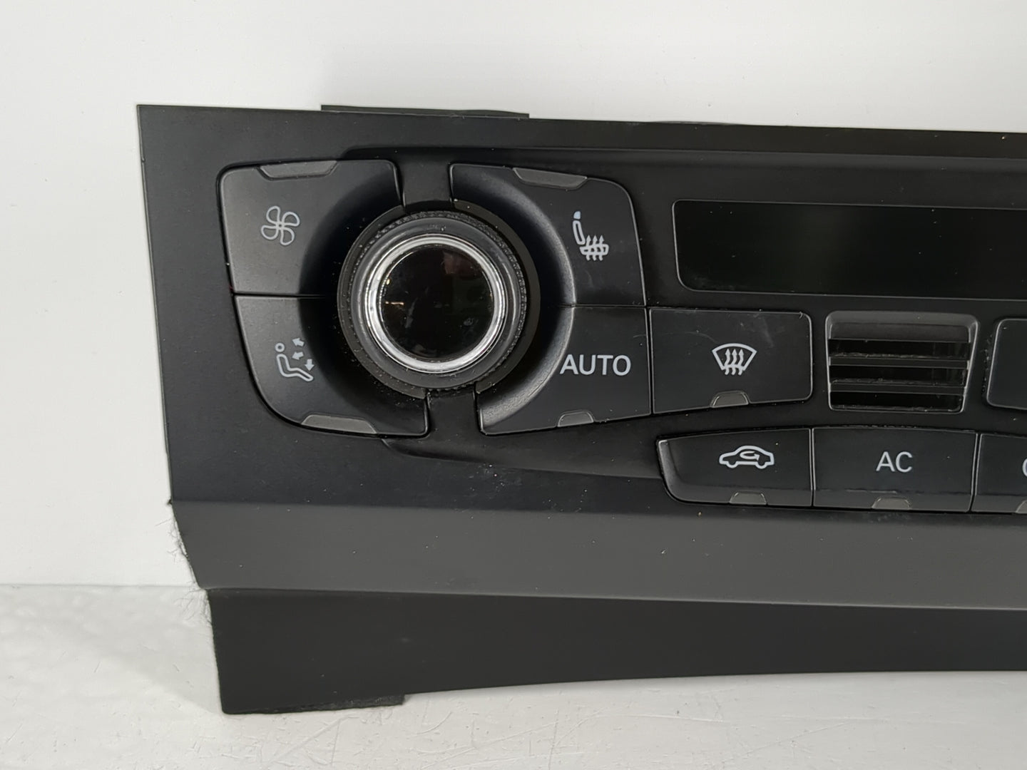 2008-2013 Audi A5 Climate Control Module Temperature AC/Heater Replacement P/N:8T1 820 043 AQ Fits OEM Used Auto Parts - Oem