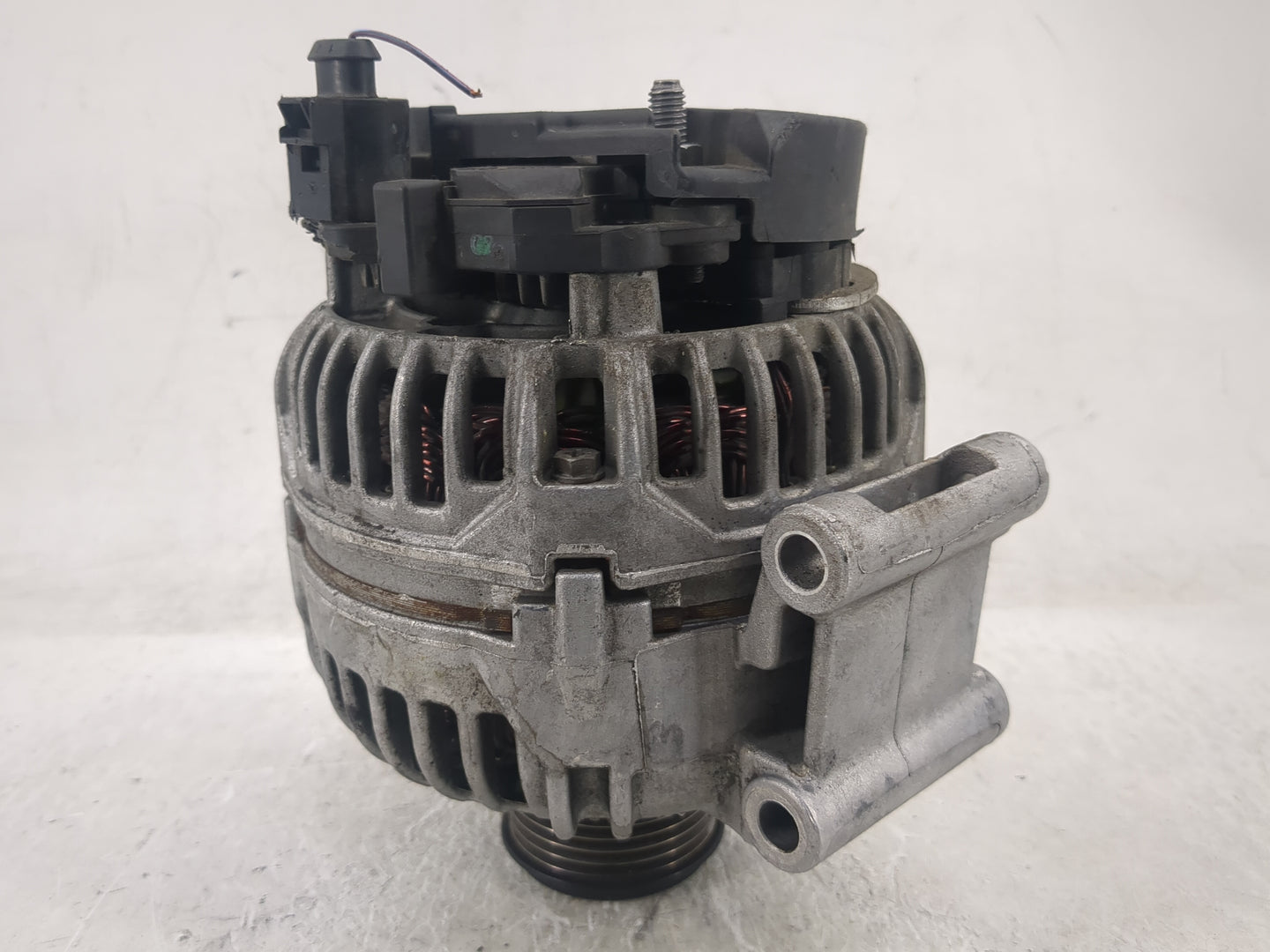 2010-2012 Audi A5 Alternator Replacement Generator Charging Assembly Engine OEM P/N:0 124 525 113 06H 903 016 L Fits OEM Use