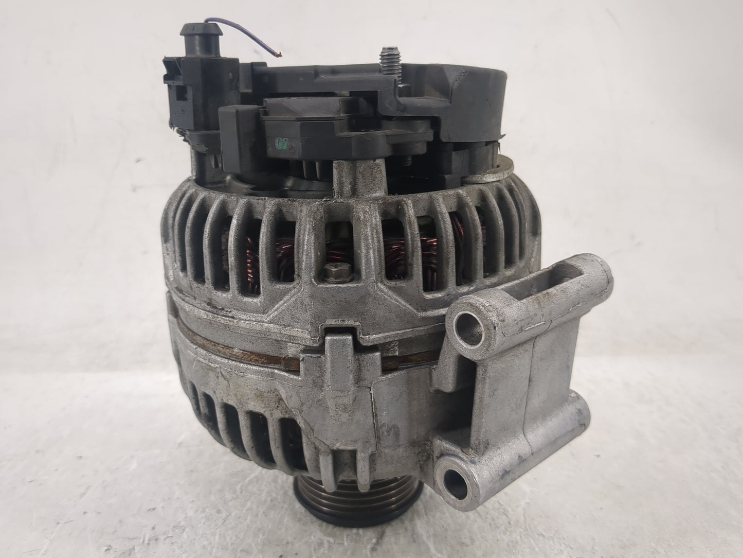 2010-2012 Audi A5 Alternator Replacement Generator Charging Assembly Engine OEM P/N:0 124 525 113 06H 903 016 L Fits OEM Use