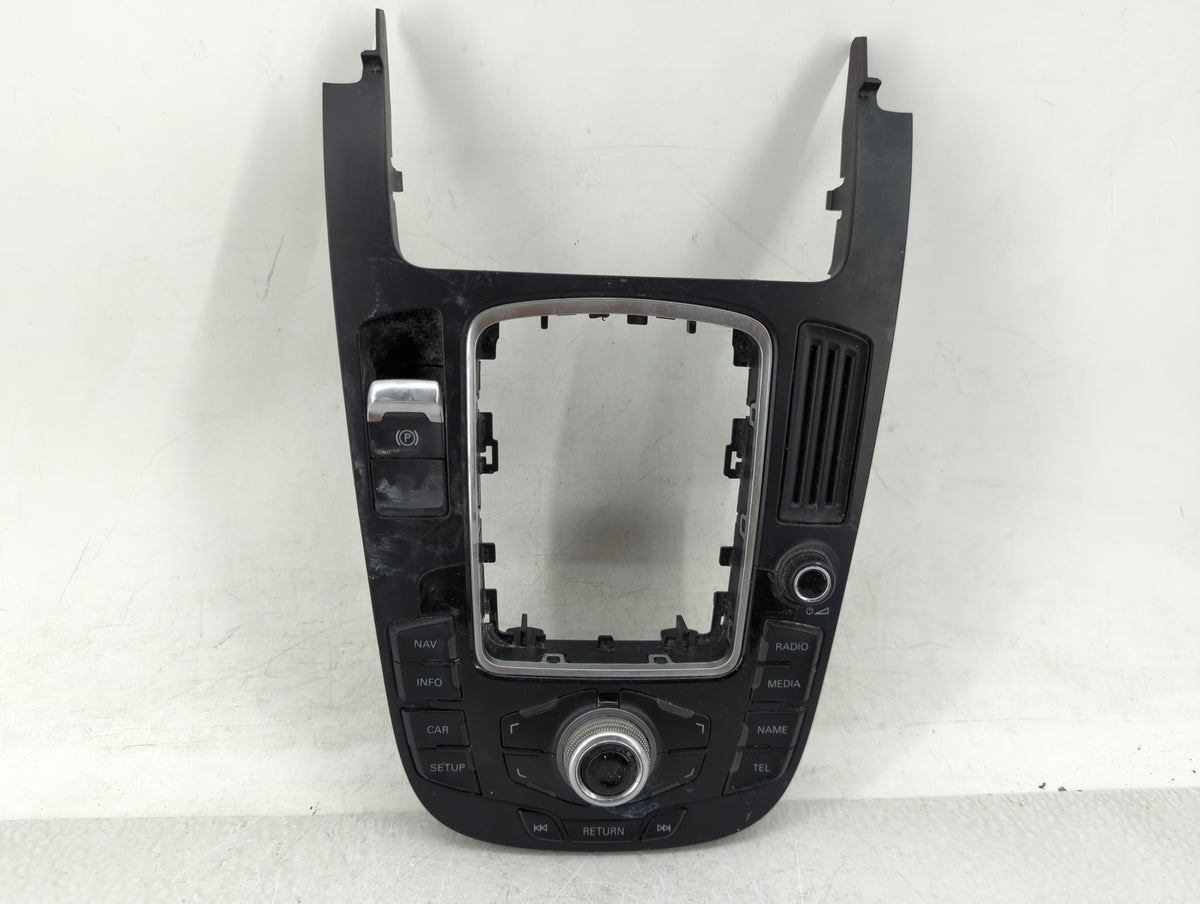2010-2012 Audi A5 Radio AM FM Cd Player Receiver Replacement P/N:8T0919609F 8T0 919 609 F WFX Fits OEM Used Auto Parts - Oem