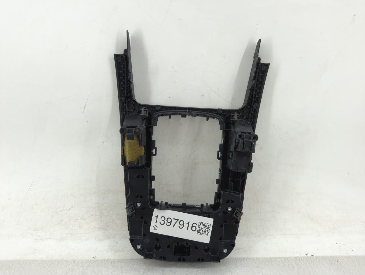 2010-2012 Audi A5 Radio AM FM Cd Player Receiver Replacement P/N:8T0919609F 8T0 919 609 F WFX Fits OEM Used Auto Parts - Oem