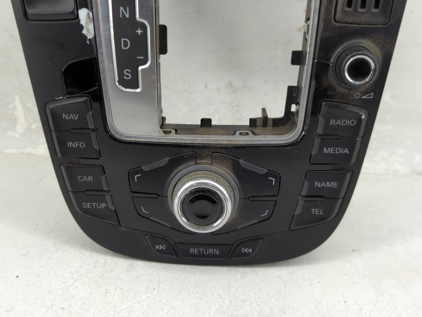 2010-2012 Audi A5 Radio AM FM Cd Player Receiver Replacement P/N:8T0919609F 8T0919609FWFX Fits OEM Used Auto Parts - Oemused