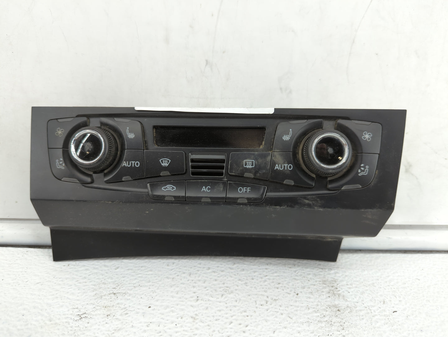 2008-2013 Audi A5 Climate Control Module Temperature AC/Heater Replacement P/N:8T1 820 043 AA 8T1 820 043 AK Fits OEM Used A