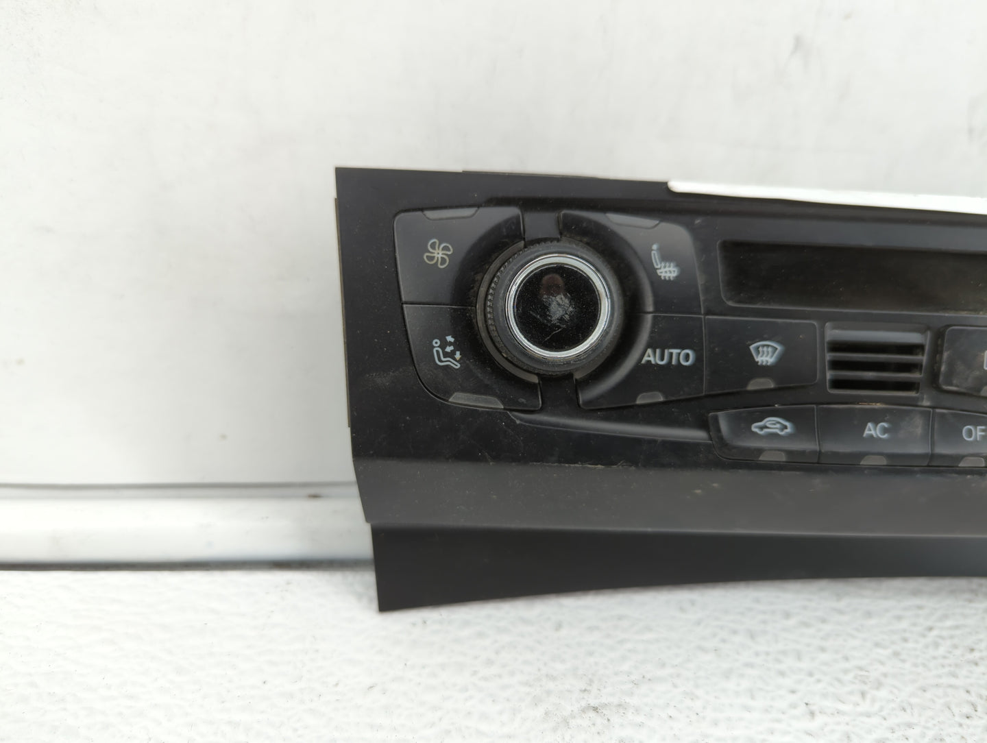 2008-2013 Audi A5 Climate Control Module Temperature AC/Heater Replacement P/N:8T1 820 043 AA 8T1 820 043 AK Fits OEM Used A