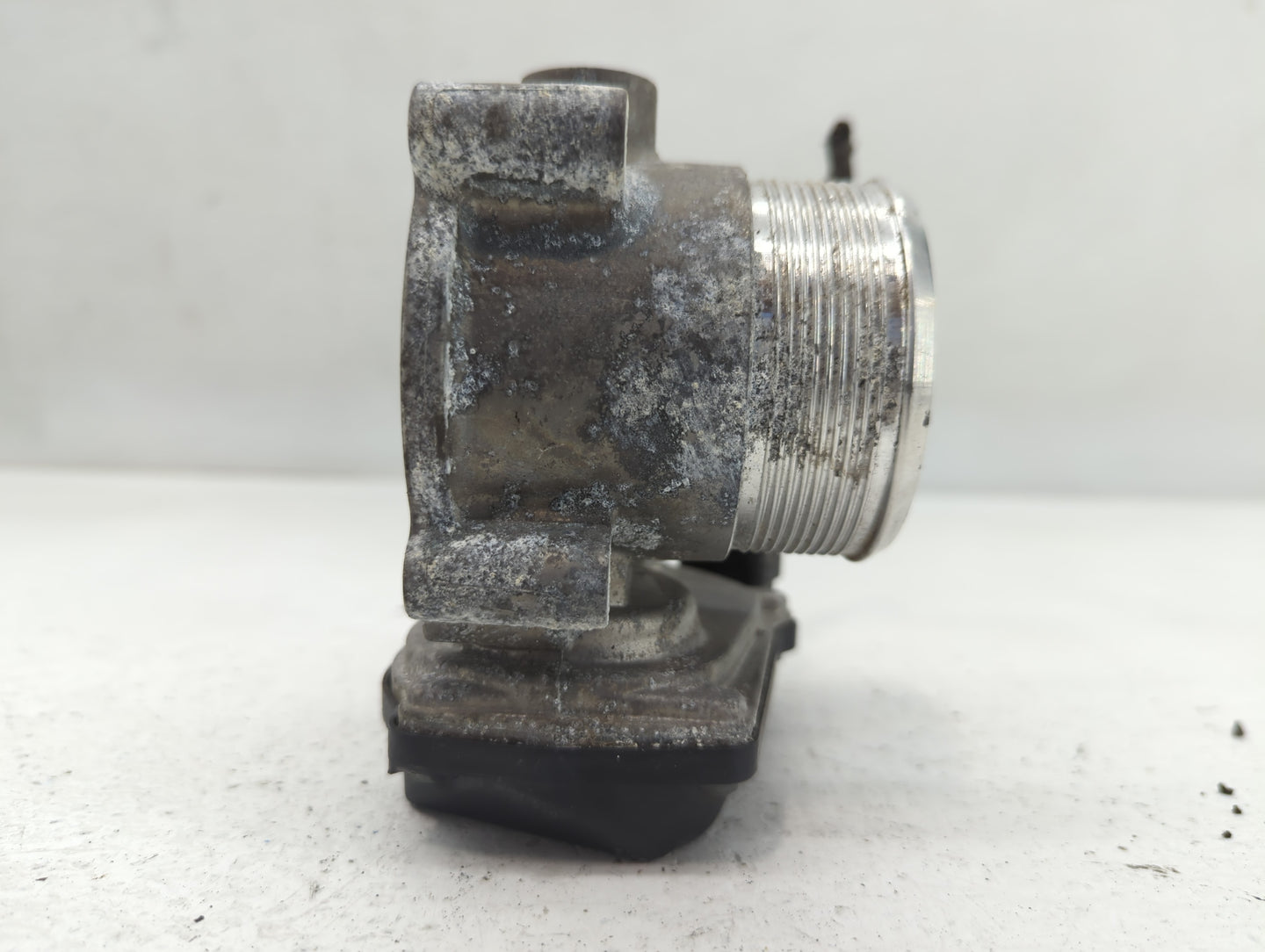 2010-2017 Audi A5 Throttle Body P/N:06F 133 062 Q Fits OEM Used Auto Parts - Oemusedautoparts1.com