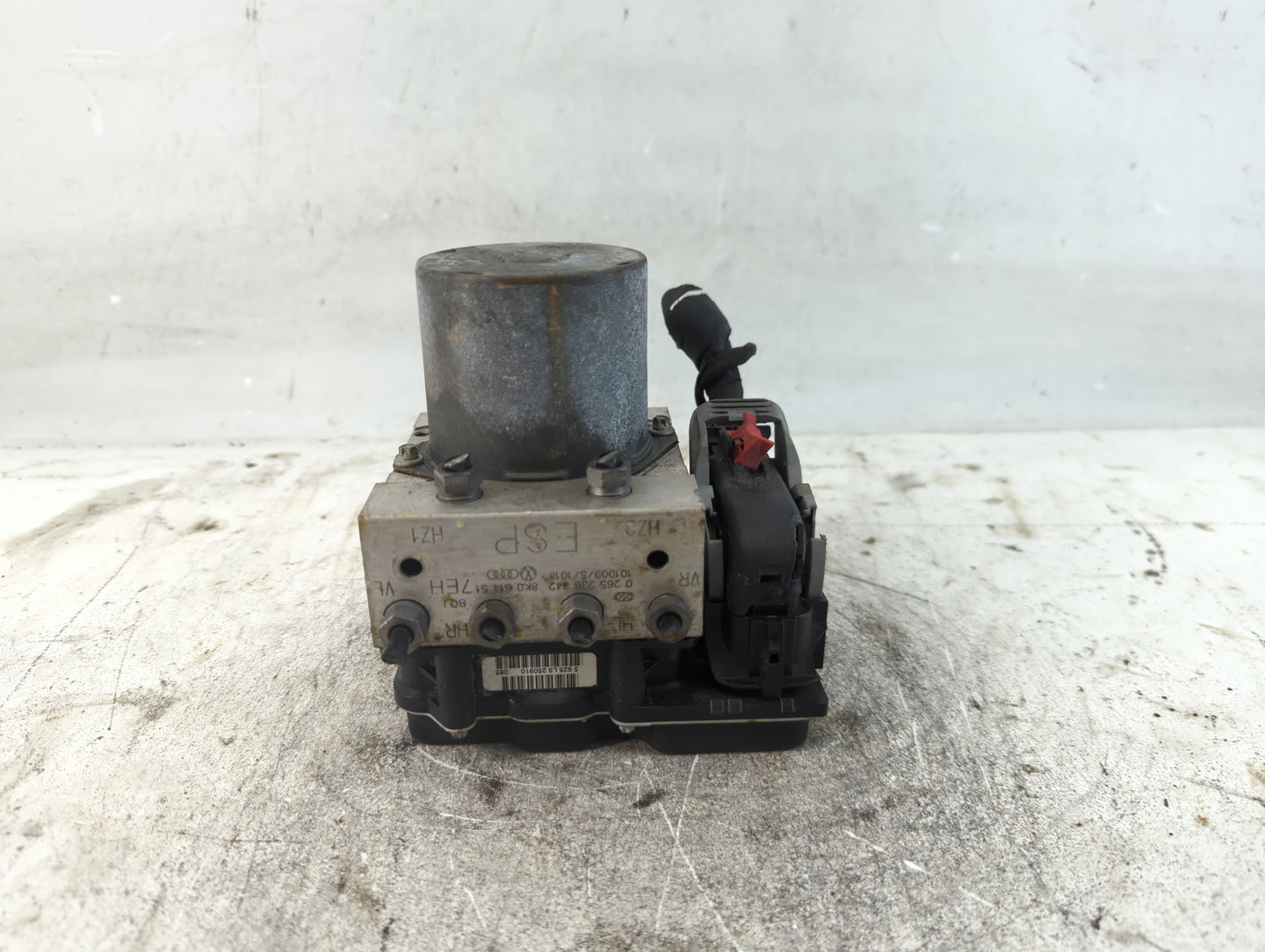 2010-2012 Audi A5 ABS Pump Control Module Replacement P/N:8K0 614 517 Fits Fits 2010 2011 2012 OEM Used Auto Parts - Oemused