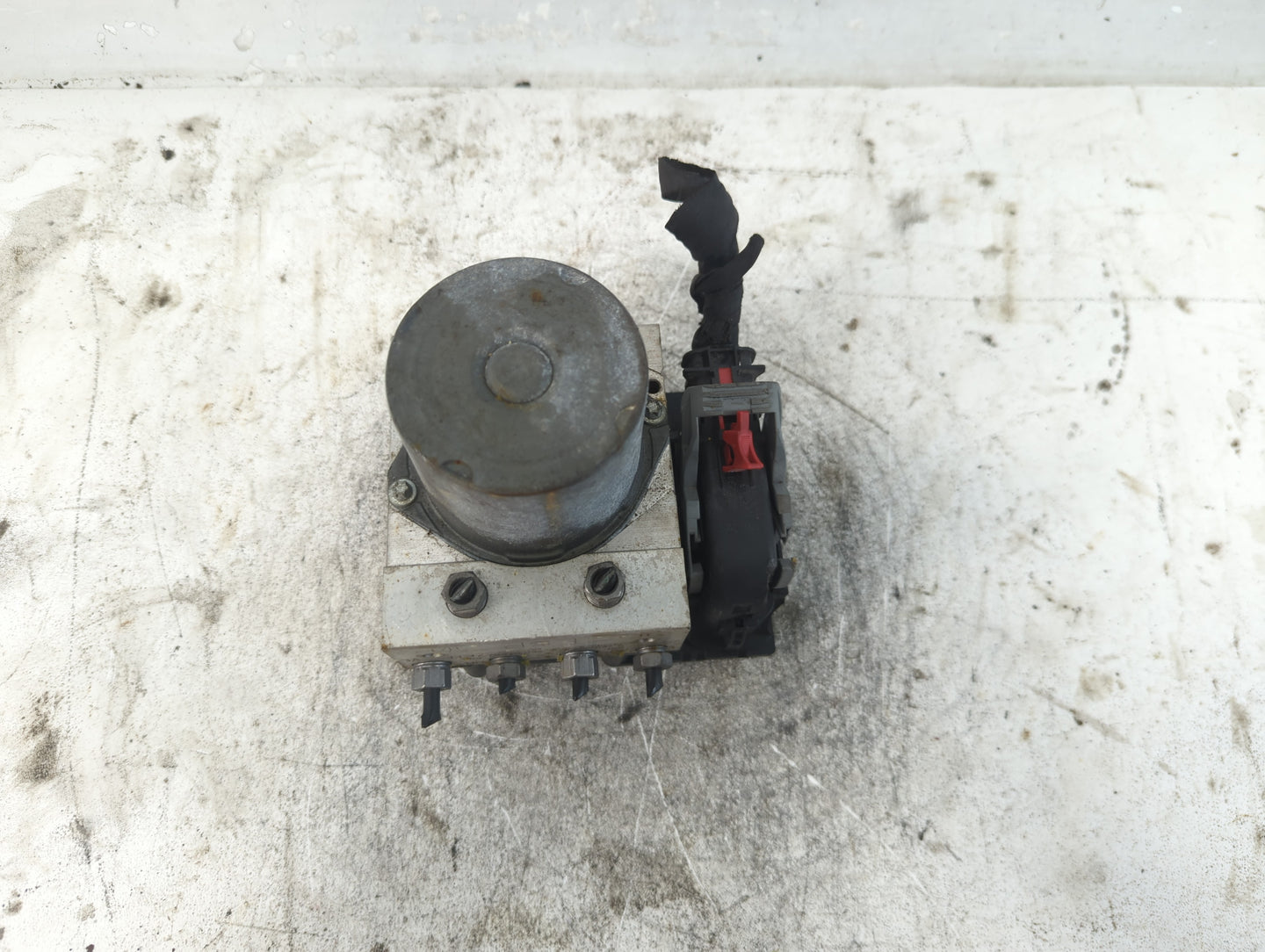 2010-2012 Audi A5 ABS Pump Control Module Replacement P/N:8K0 614 517 Fits Fits 2010 2011 2012 OEM Used Auto Parts - Oemused