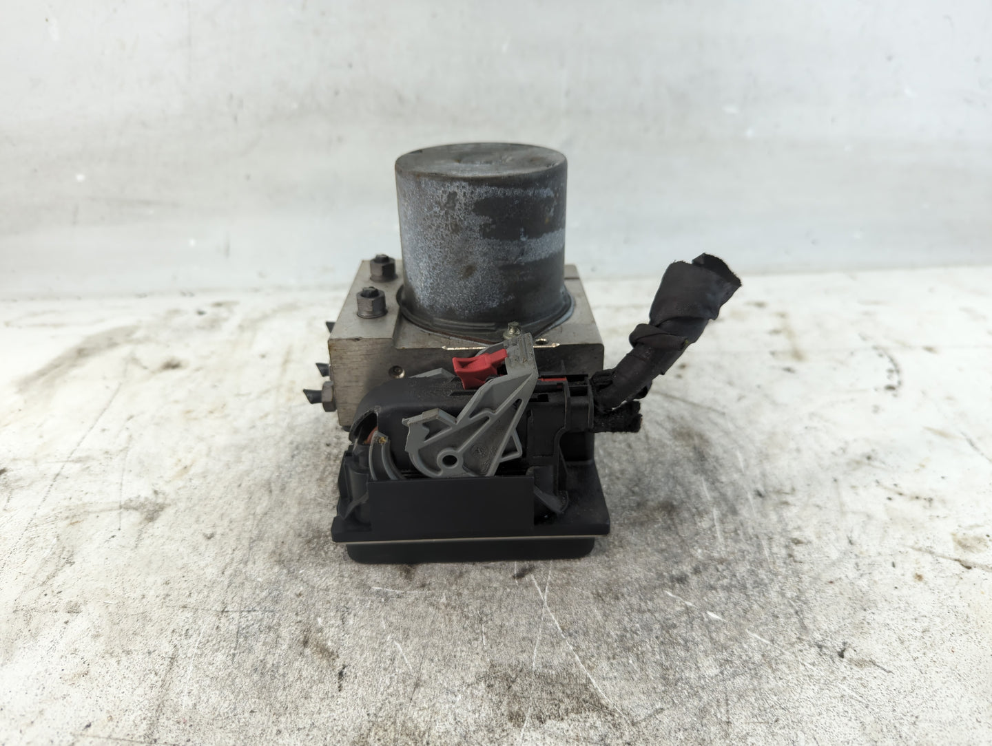 2010-2012 Audi A5 ABS Pump Control Module Replacement P/N:8K0 614 517 Fits Fits 2010 2011 2012 OEM Used Auto Parts - Oemused