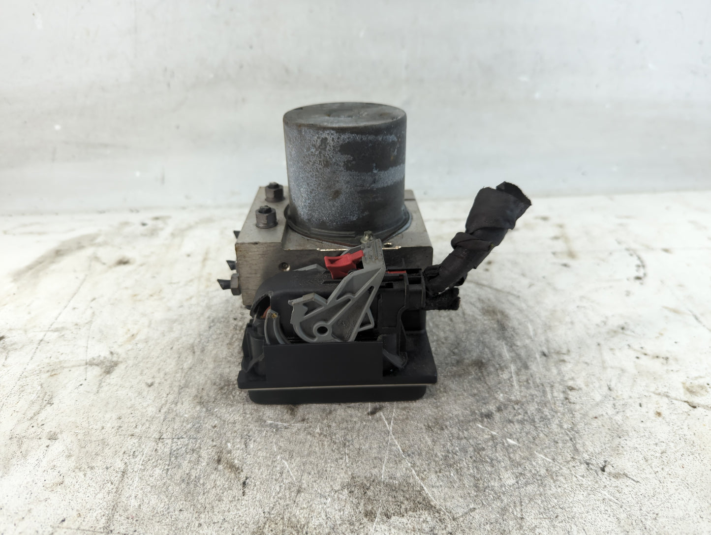 2010-2012 Audi A5 ABS Pump Control Module Replacement P/N:8K0 614 517 Fits Fits 2010 2011 2012 OEM Used Auto Parts - Oemused